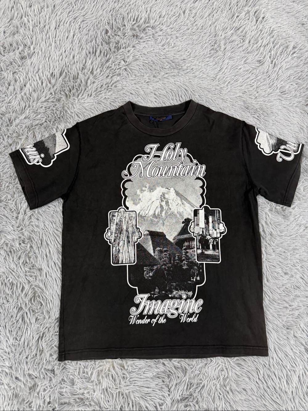 Louis Vuitton Louis Vuitton Holy Mountain Graphic T-Shirt Size XL Size US XL / EU 56 / 4 - 1 Thumbnail