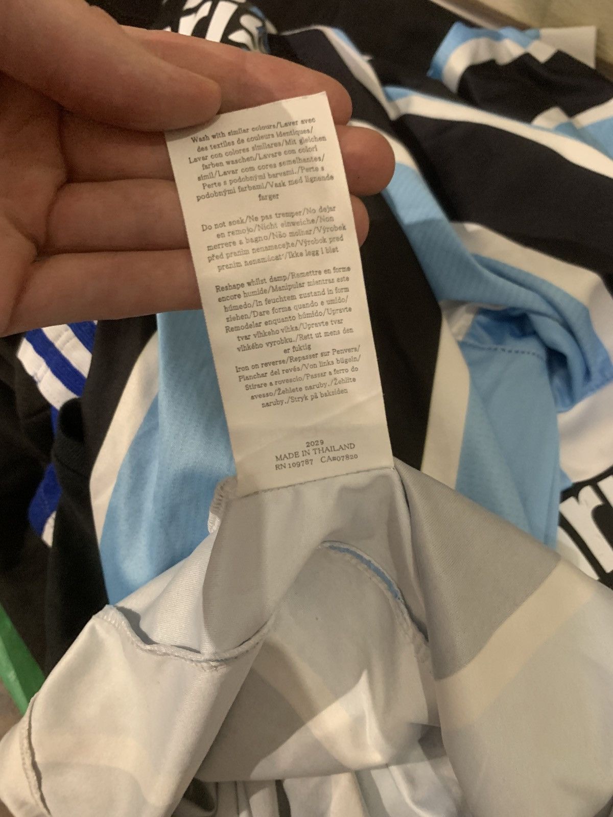 Umbro 2021 BLOKE-CORE UMBRO GREMIO MEMORABILIA HOME FOOTBALL SHIRT Size US S / EU 44-46 / 1 - 14 Thumbnail