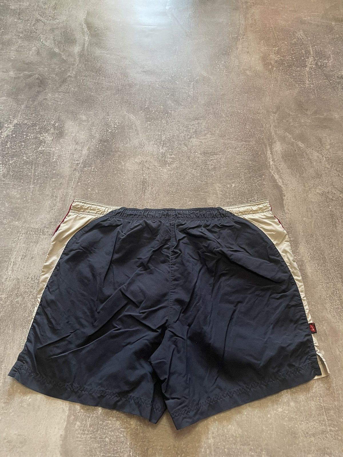 Nike × Vintage Vintage Nike Shorts Small Swoosh Logo Y2K Size L Size US 34 / EU 50 - 7 Thumbnail