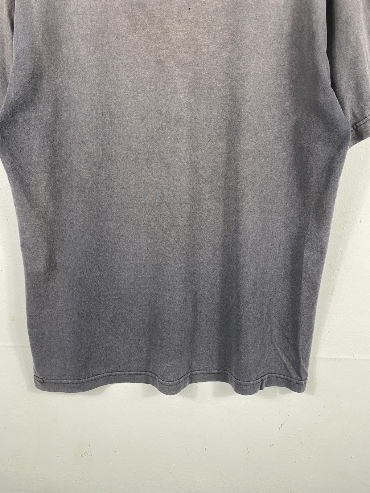 Vintage Vintage 90s Hawaiian Legends Distressed Faded T-Shirt Size US L / EU 52-54 / 3 - 13 Thumbnail