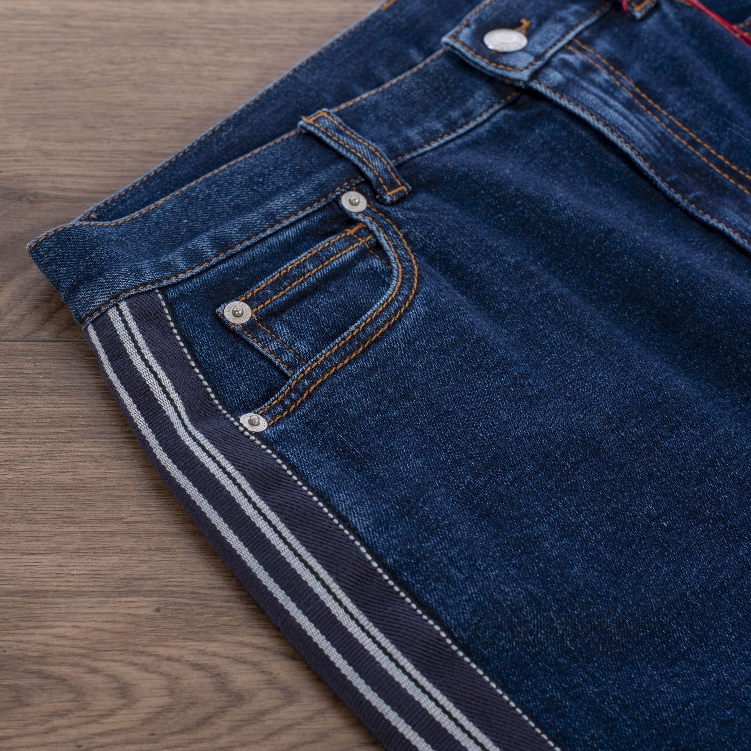 Alexander McQueen Indigo Blue Fitted Denim Trousers In Vintage Wash Indigo Size 34" / US 12 / IT 48 - 9 Thumbnail