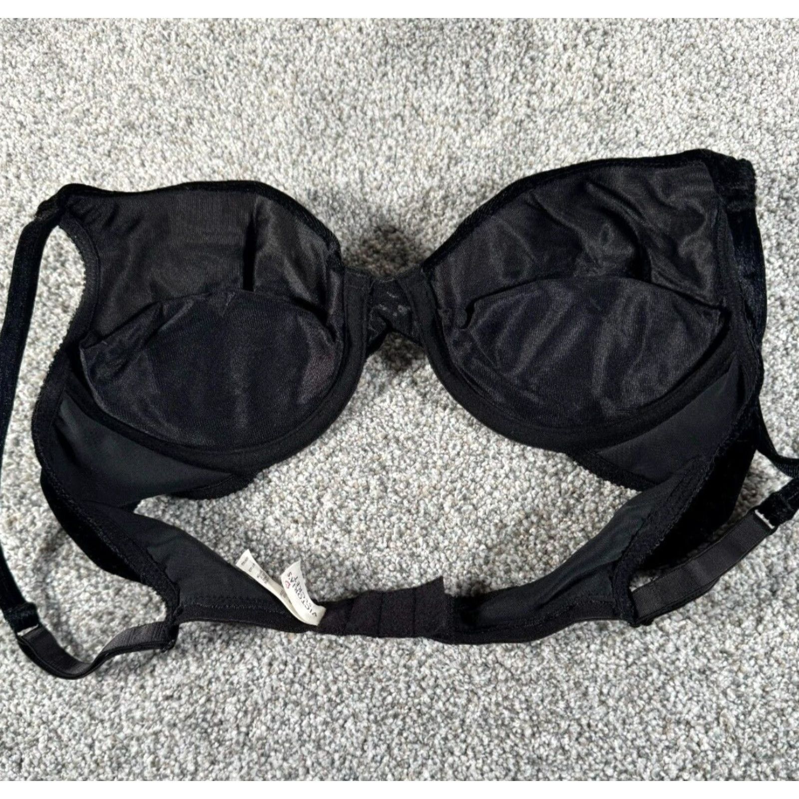 Victoria's Secret Viktoria’s Secret Velvet Bra 36B Underwire Victoria’s Secret Bra 90s Y2K Vintage Goth Romantic Black Velvet Bra Women Size ONE SIZE - 2 Thumbnail