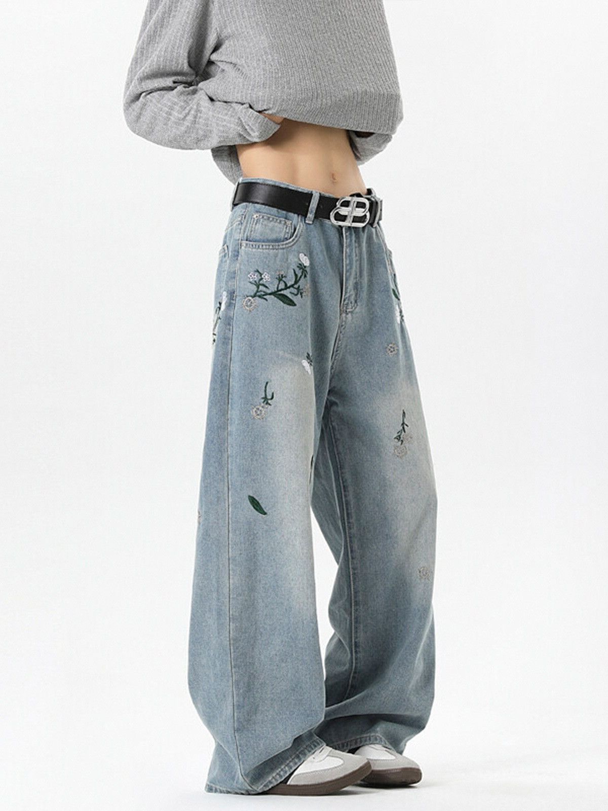 Vintage Men's Loose-Fit Wide-Leg Embroidered Jeans Size US 32 / EU 48 - 3 Thumbnail