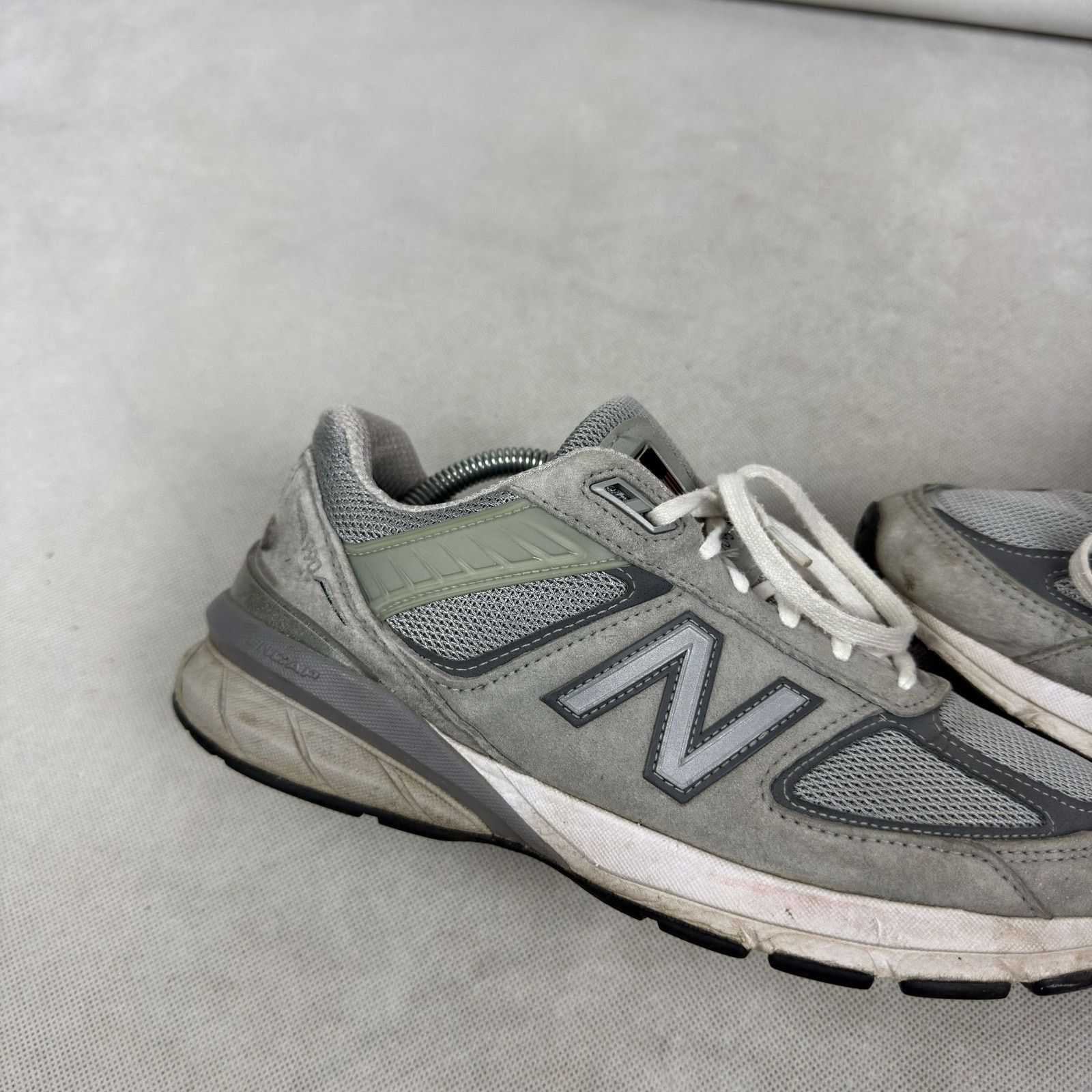 New Balance New Balance 990v5 Mens Gray Mesh Running Sneakers Shoes 9 Size US 9 / EU 42 - 6 Thumbnail