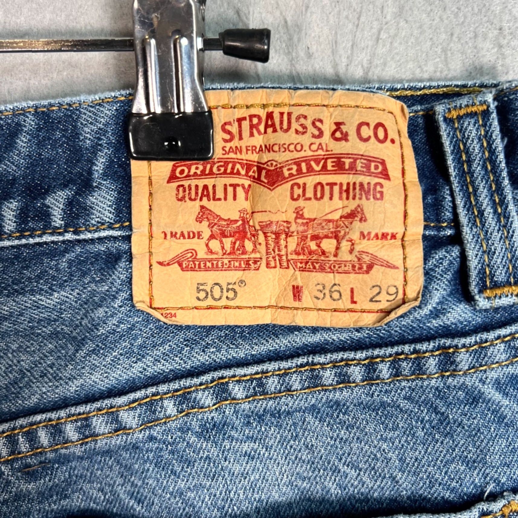 Levi's VINTAGE Levi's 505 Jeans Mens Regular Fit Denim Light Wash 36x29 5-Pocket 100% Cotton Blue Mens Regular Jeans Size US 36 / EU 52 - 3 Thumbnail