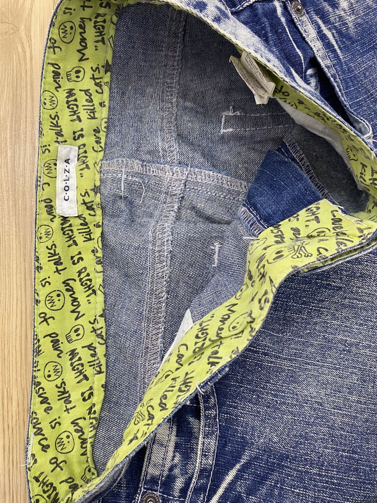 Japanese Brand Japanese Brand Distressed Style Splatter Paint Jeans Size US 33 - 13 Thumbnail