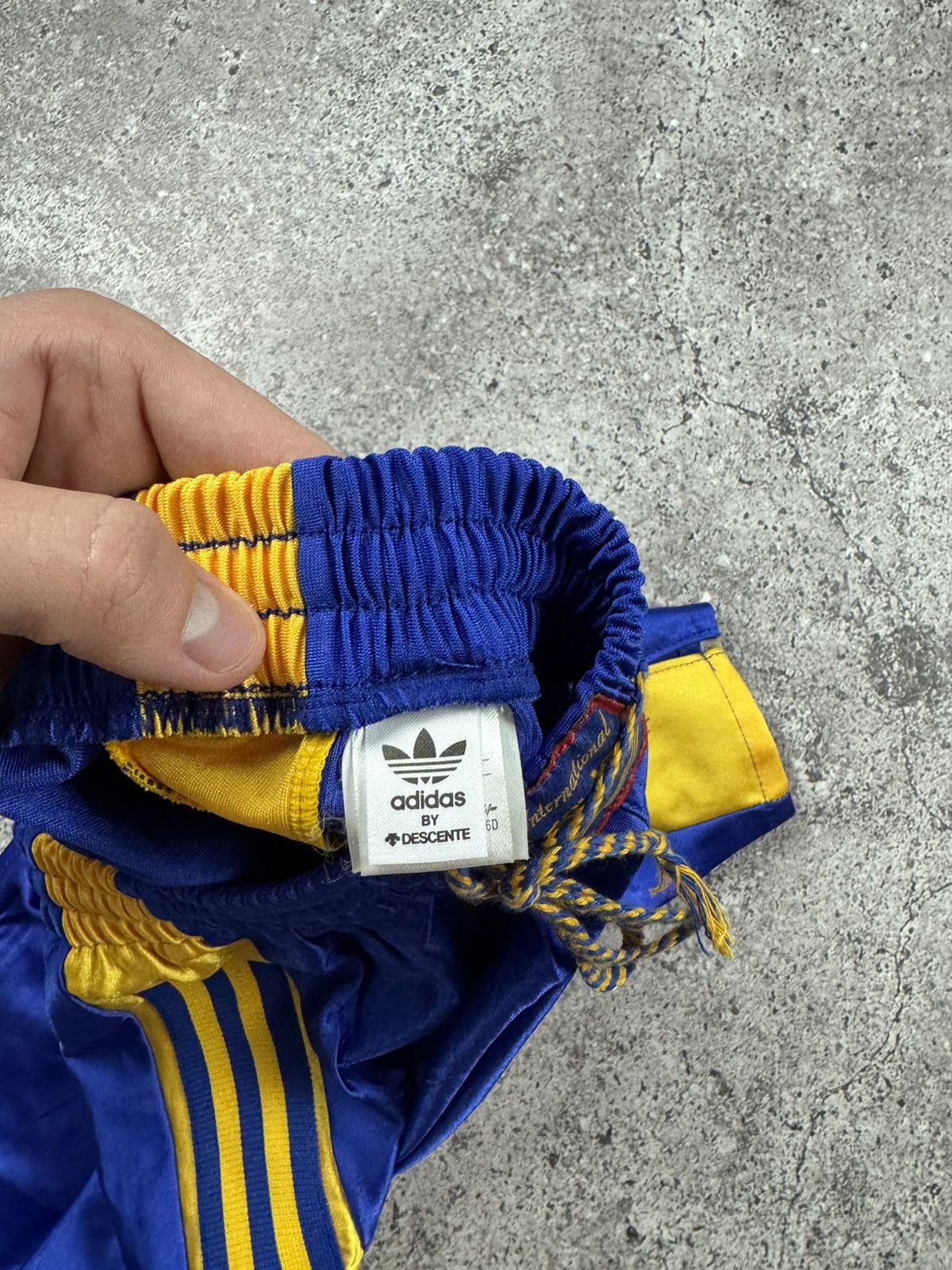 Descente Vintage Adidas Descente Short Pants Made in Japan Rare Y2K Size US 32 / EU 48 - 6 Thumbnail