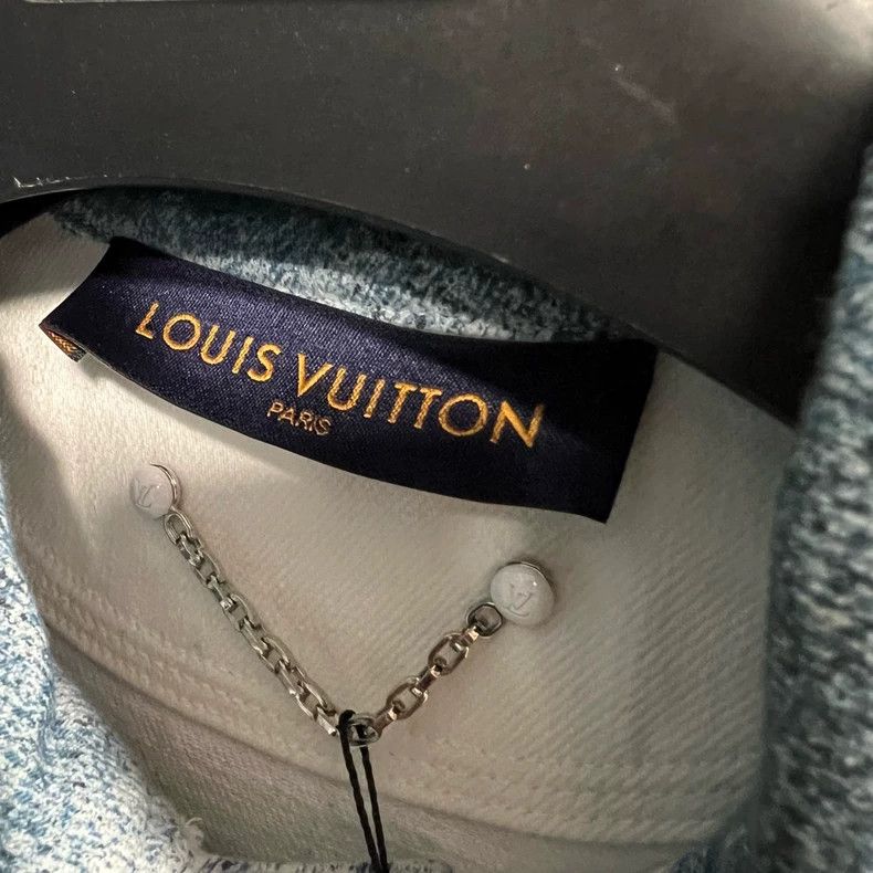 Louis Vuitton Louis Vuitton Blue starry sky gradient presbyopic full logo Size US M / EU 48-50 / 2 - 3 Thumbnail