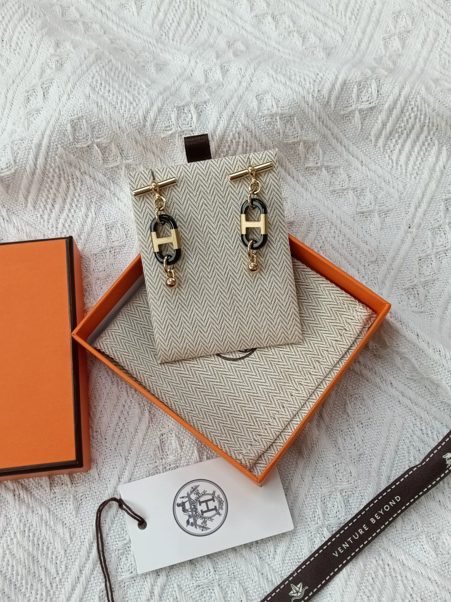 Hermes Hermes Sur Mer Buffalo Horn Pig Nose Studs BNIB Size ONE SIZE - 1 Thumbnail