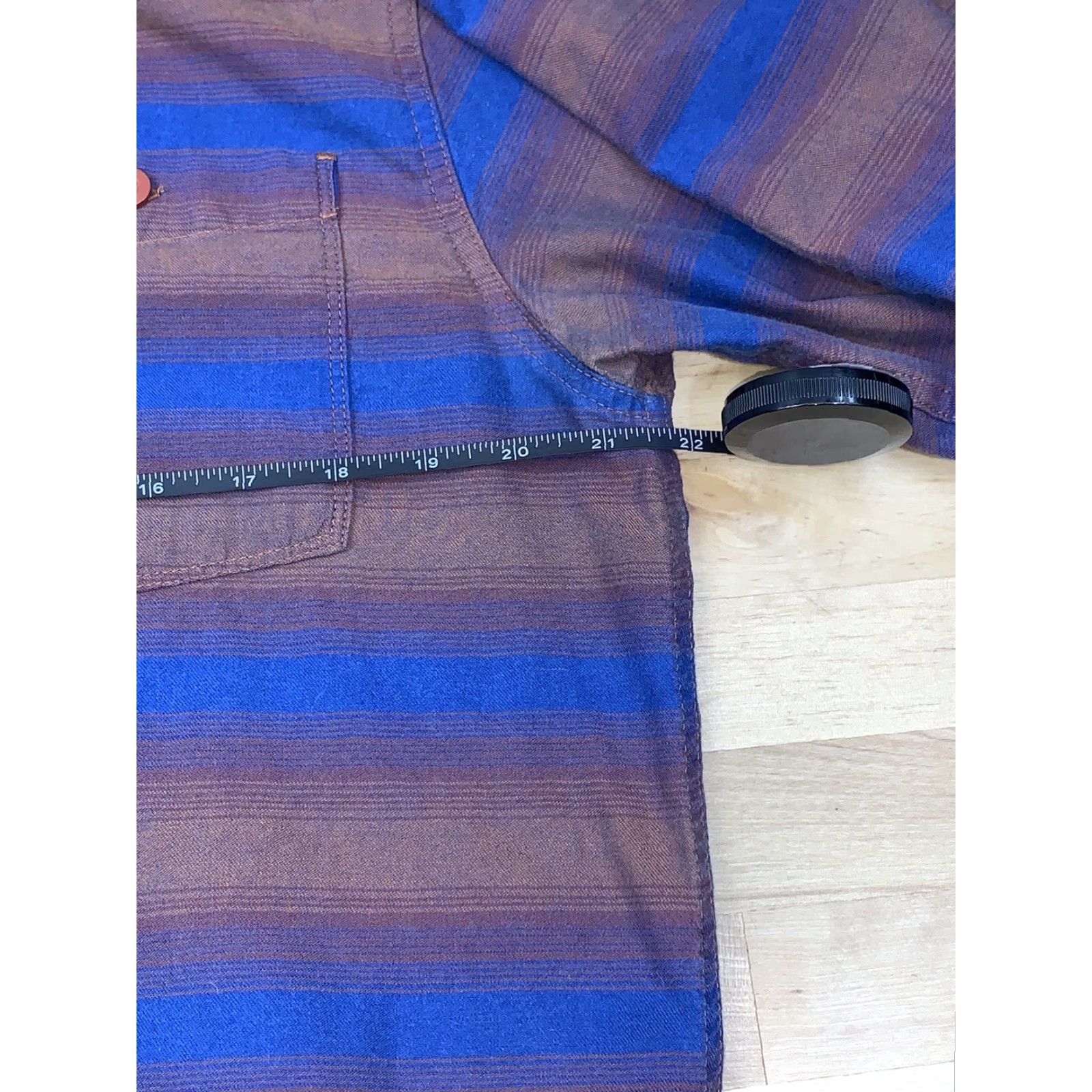 Mountain Hardwear VINTAGE Mountain Hardwear Button-Up Shirt M/L Long Sleeve Striped Blue Outdoor Casual Pockets Mens Size US L / EU 52-54 / 3 - 5 Thumbnail