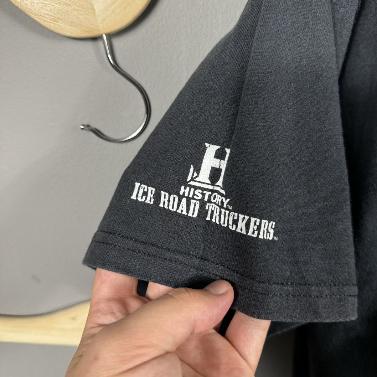 TRUKFIT × Vintage Ice Road Cold Mother Truckers by History Channel T-shirt Size US XL / EU 56 / 4 - 4 Thumbnail