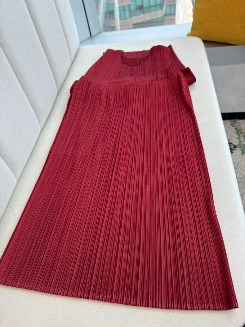 Issey Miyake Issey Miyake size:one size Red pleated vest Size S / US 4 / IT 40 - 6 Thumbnail