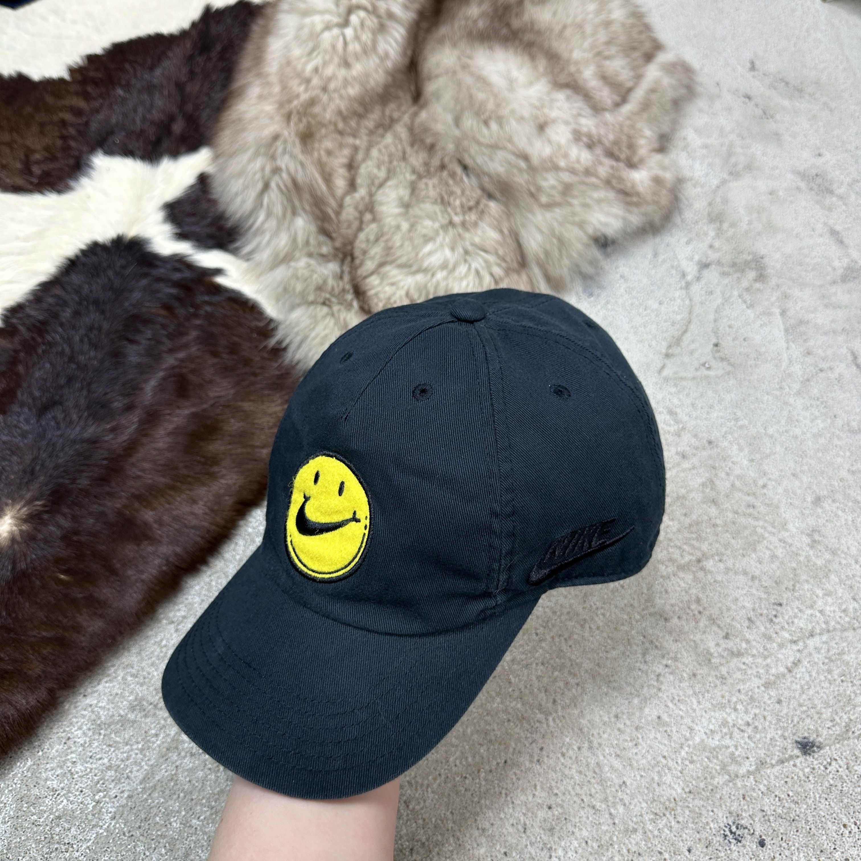 Nike Vintage Sporty Streetwear Skater Nike Smiley Face Cap Y2K Size ONE SIZE - 1 Thumbnail