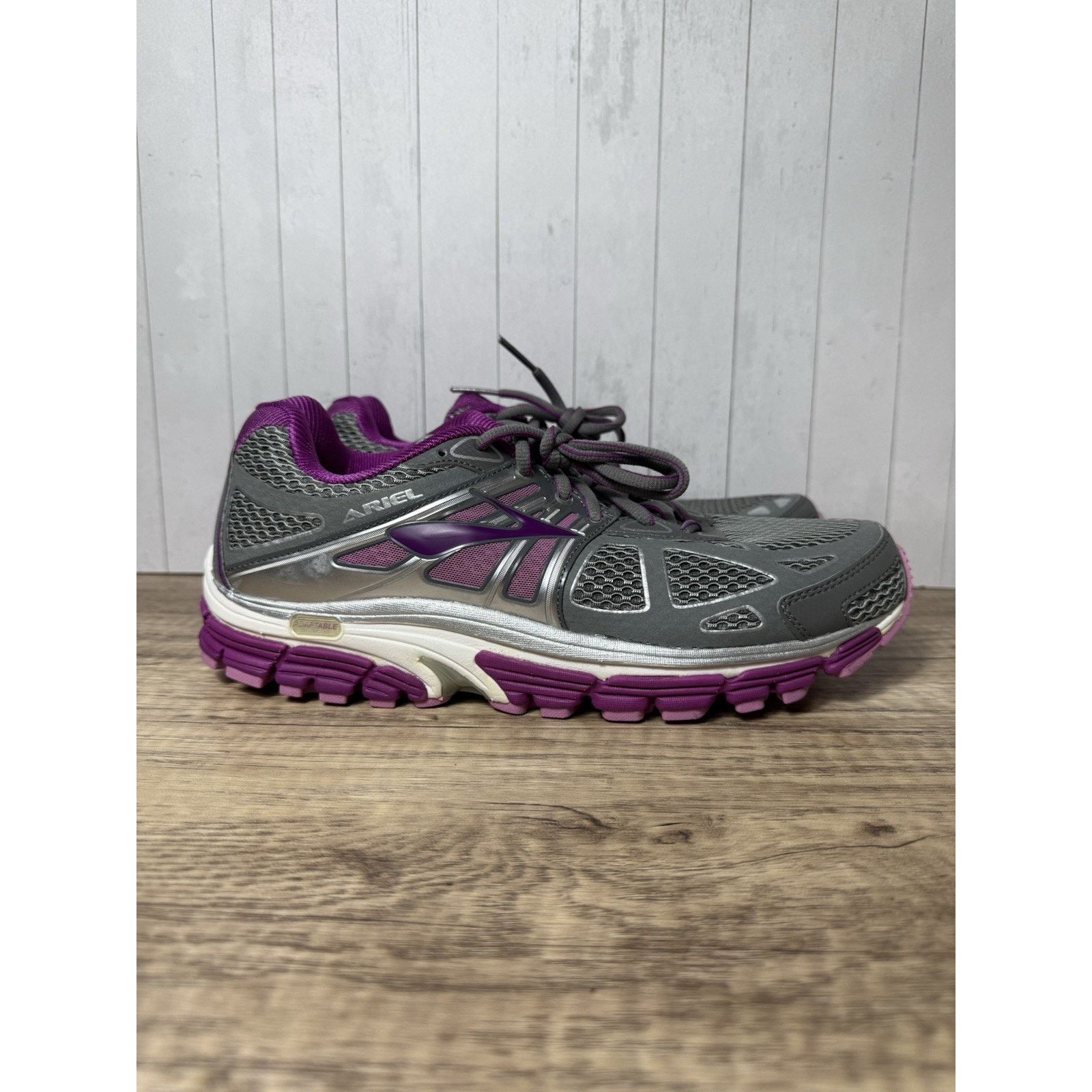 Brooks Brooks Ariel 14 Grey/Pink/Purple Size 11 W 9.5 M VVNDS Size US 11 / IT 41 - 2 Thumbnail