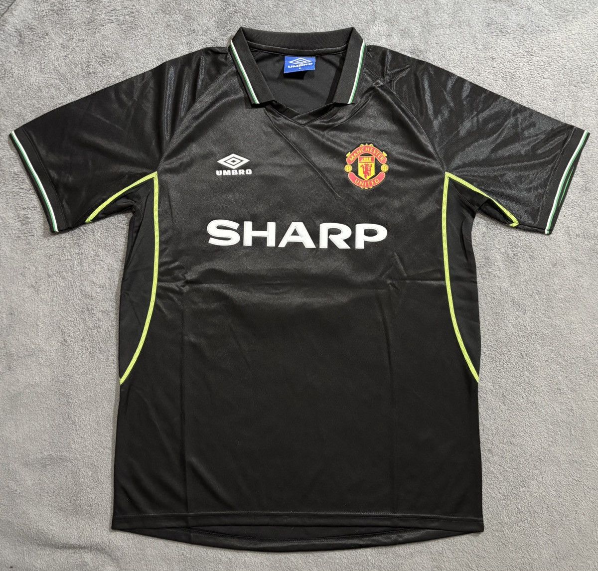 Umbro Manchester United 1998-99 third jersey Size US XL / EU 56 / 4 - 2 Thumbnail