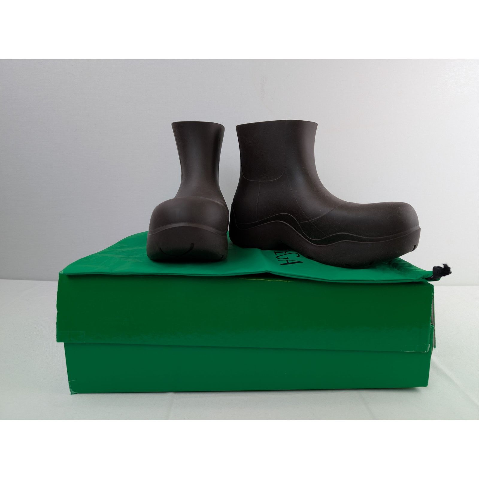 Bottega Veneta o1rshd1 Q:2 / Matt Rubber Puddle Ankle Boot in Fondant 46 Size US 13 / EU 46 - 16 Thumbnail