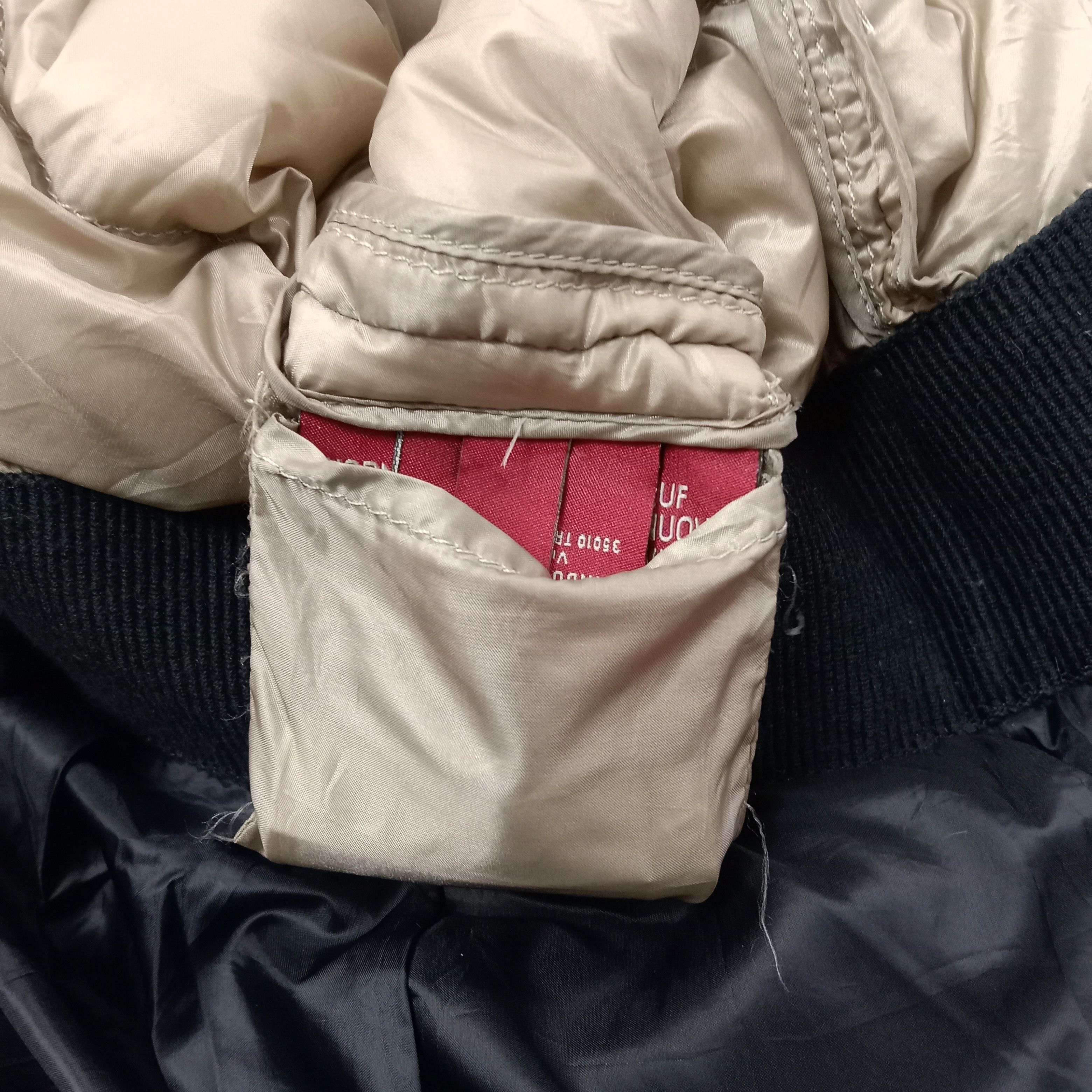 Moncler Moncler Italian Brand Puffer Jacket C247N26 Size S / US 4 / IT 40 - 9 Thumbnail