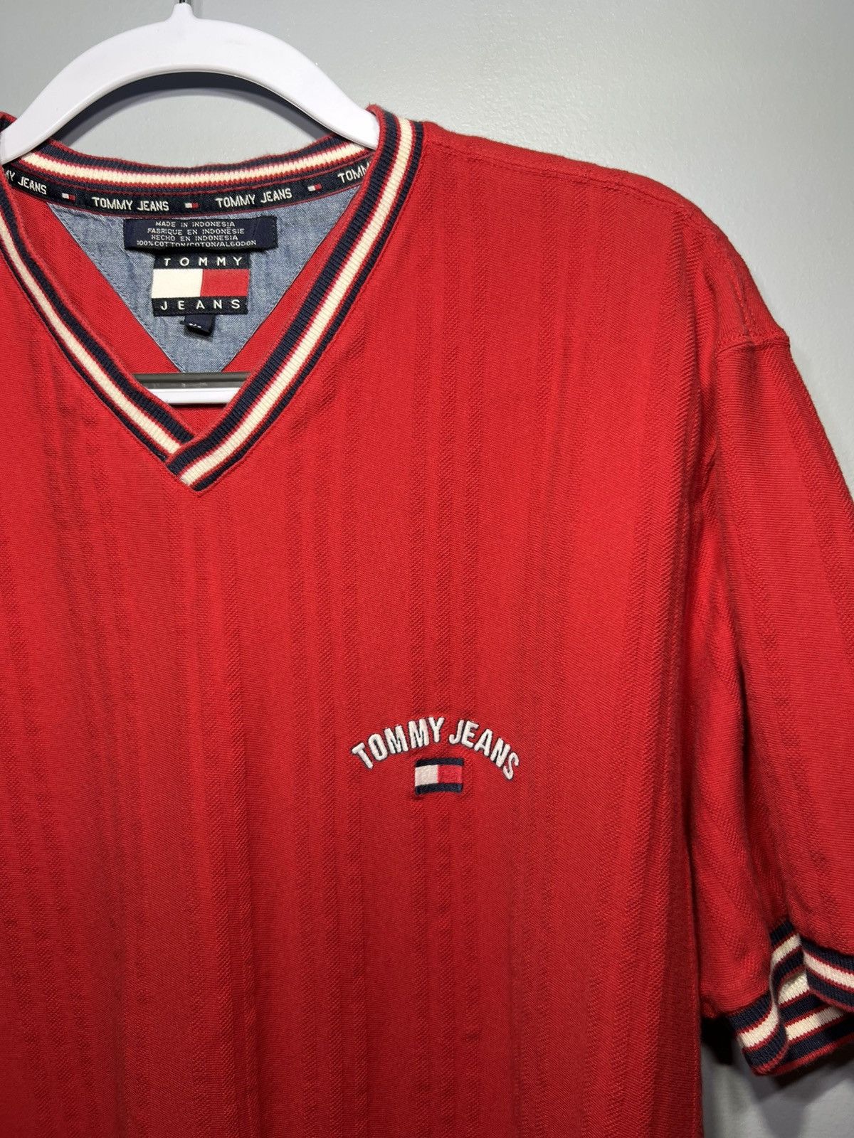 Tommy Hilfiger × Tommy Jeans × Vintage VTG 90s Tommy Hilfiger Ringer V-Neck T-Shirt Red Tommy Jeans Size US L / EU 52-54 / 3 - 3 Thumbnail