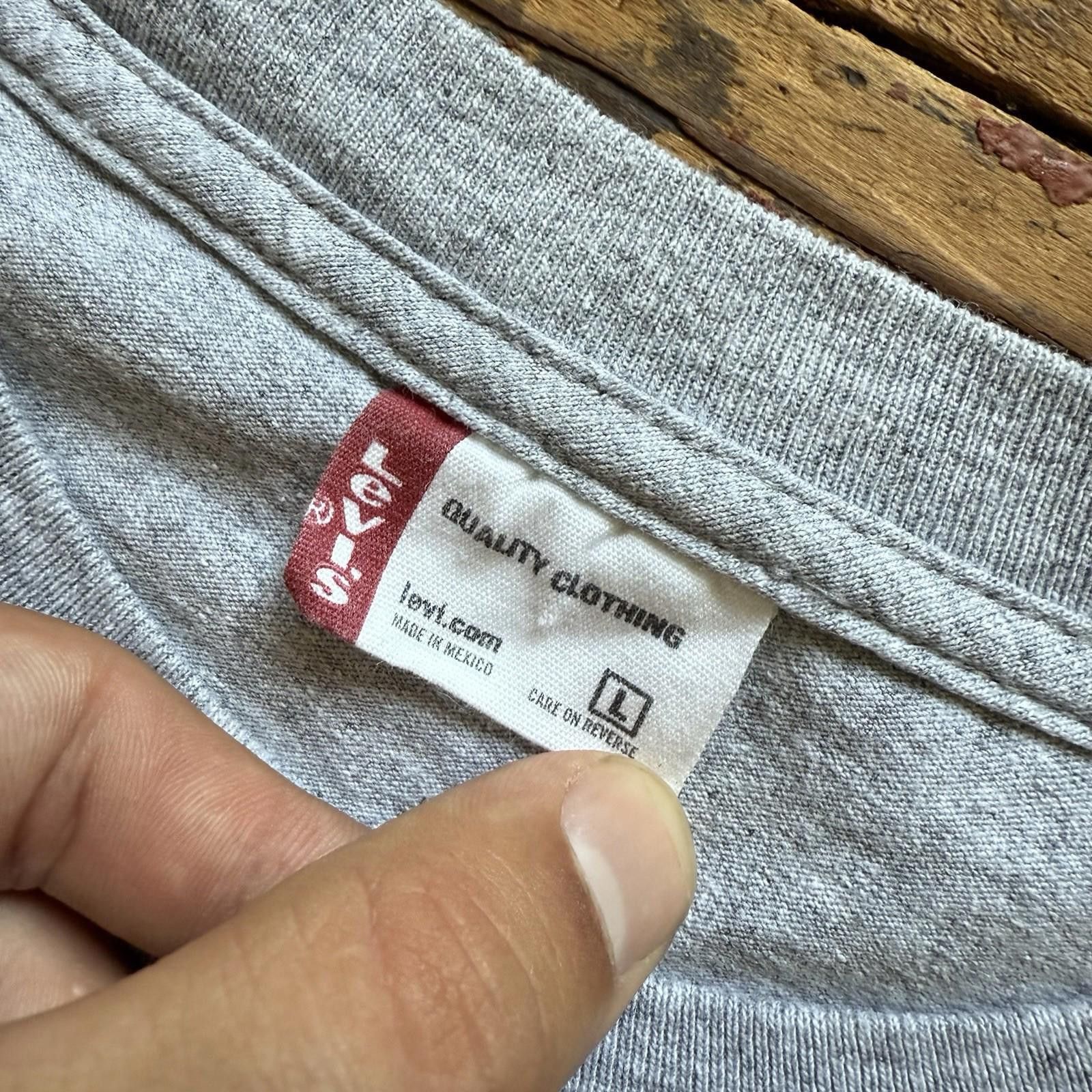 Levi's Vintage Y2K Levi’s Long Sleeve USA Central Flag Big Logo L Size US L / EU 52-54 / 3 - 3 Thumbnail