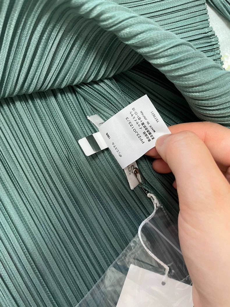 Issey Miyake Issey Miyake size:3 Green pleated cardigan Size S / US 4 / IT 40 - 4 Thumbnail
