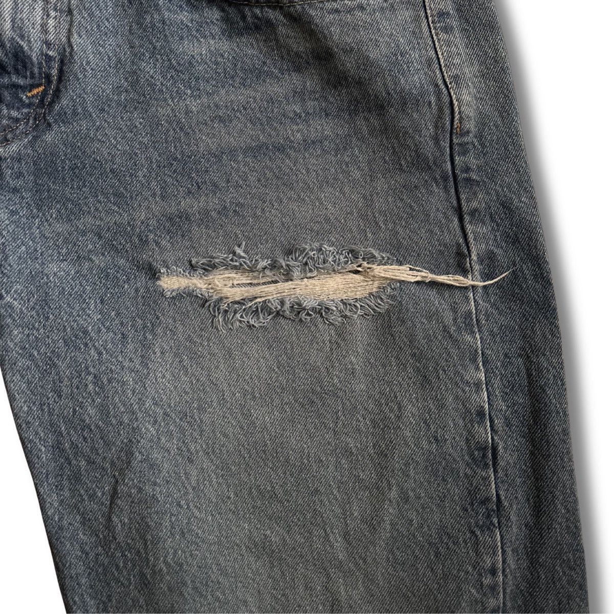 Levi's Levis 569 Jeans Mens 32x32 Blue Straight Distressed Denim Size US 32 / EU 48 - 7 Thumbnail