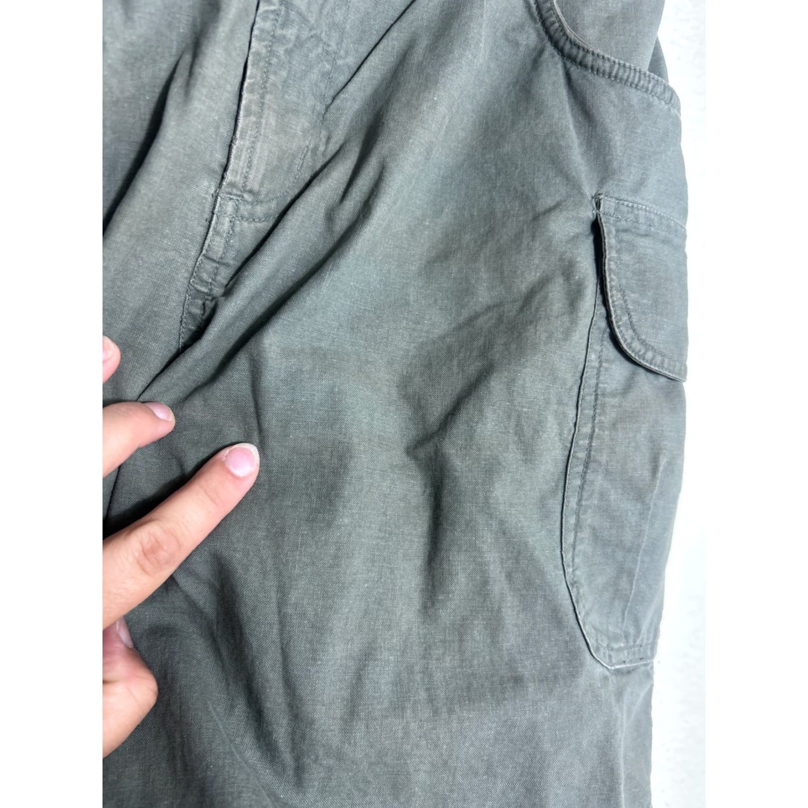 Olive Columbia Cargo Shorts Womens Small Olive Green 28x8 Regular Flaw Missing Button Mens? Size 28" / US 6 / IT 42 - 6 Thumbnail