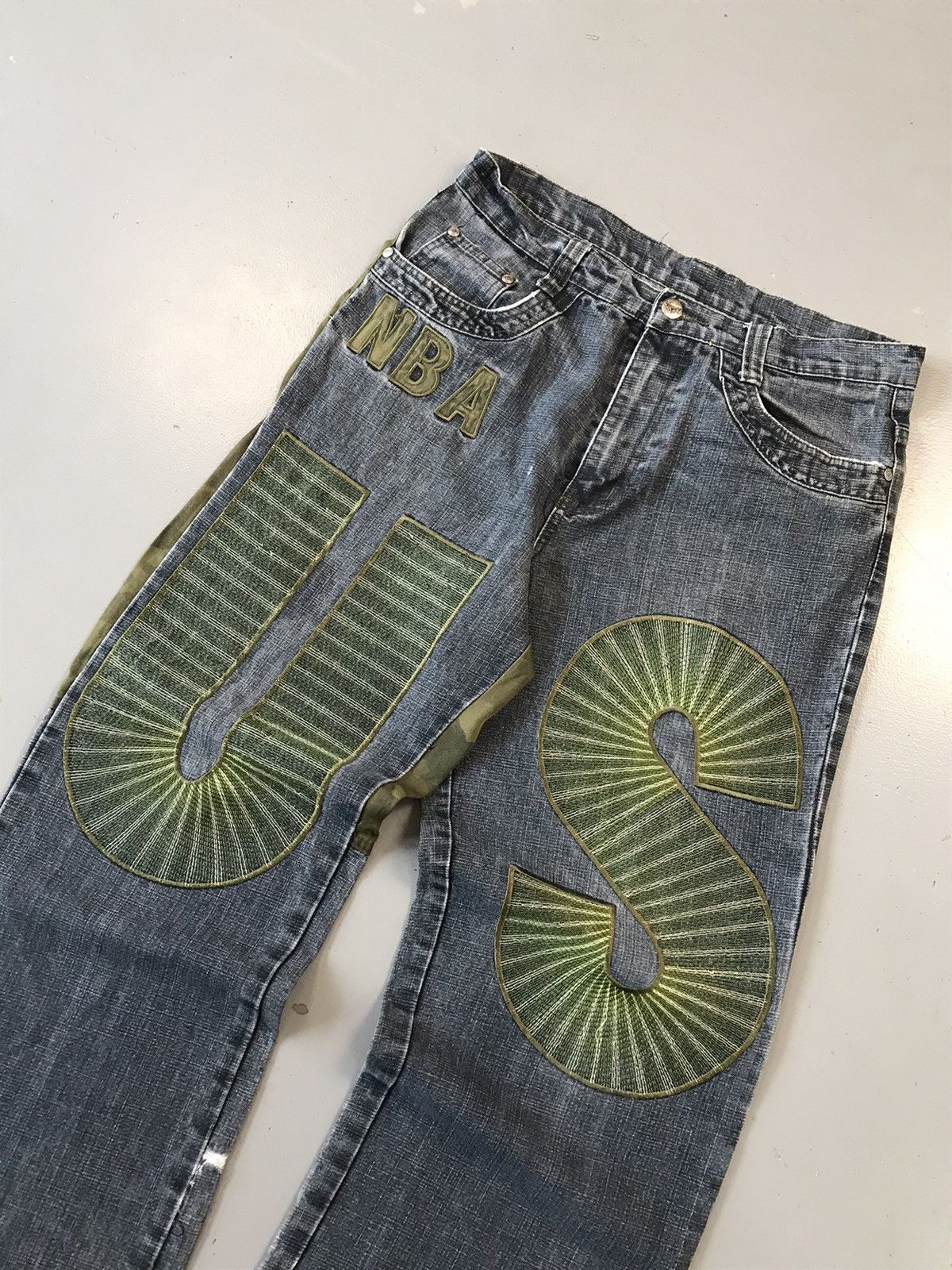 NBA × Vintage Vintage NBA SpellOut embroidered denim Size US 32 / EU 48 - 3 Thumbnail