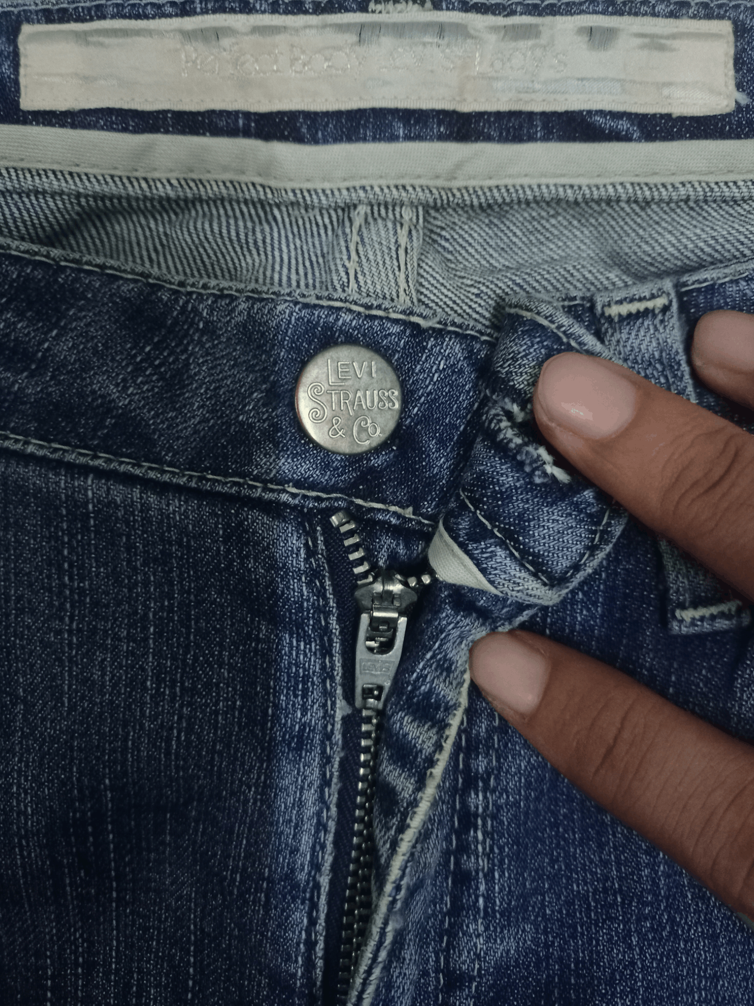 Levi's × Levi's Vintage Clothing Vintage Levis Ladys Blue Wash Distressed Jeans Made in Japan Size 28" / US 6 / IT 42 - 3 Thumbnail