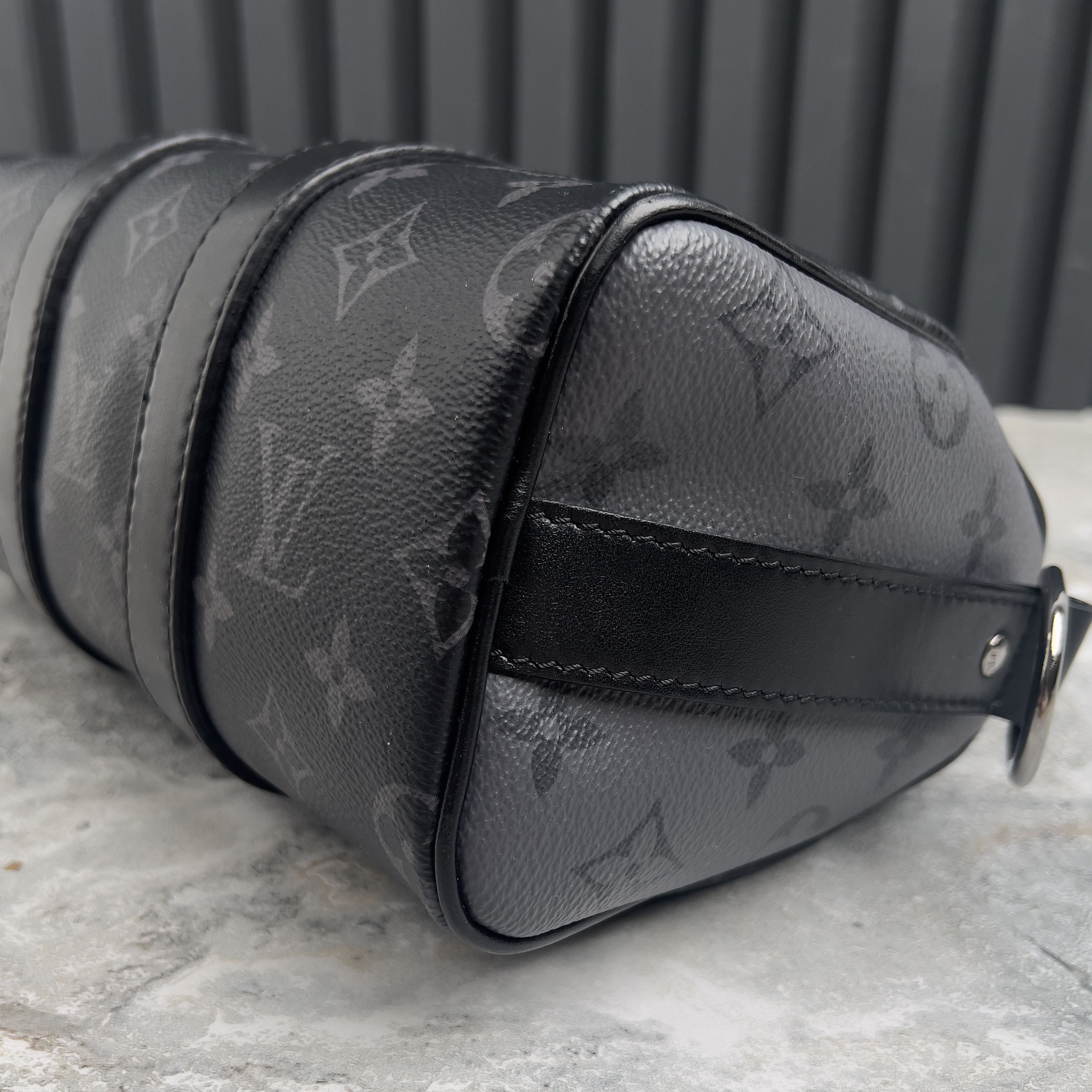 Louis Vuitton Keepall Bandoulière 25 Monogram Eclipse Handbag Size ONE SIZE - 9 Thumbnail