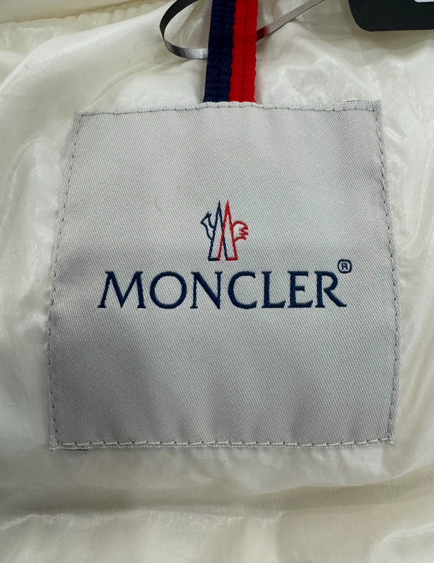 Moncler Moncler Bady White Women's Down Jacket Size M / US 6-8 / IT 42-44 - 5 Thumbnail