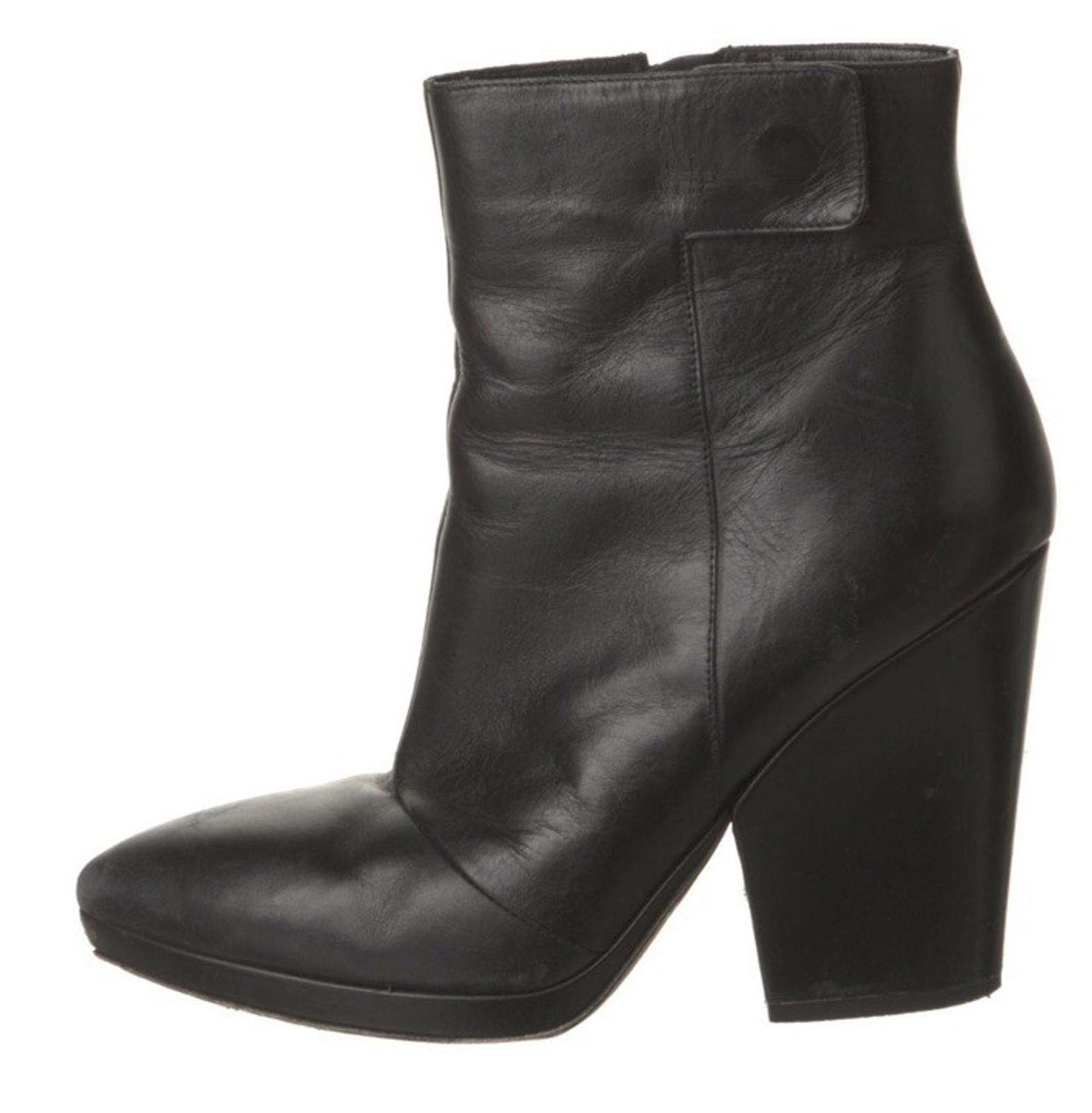 Versace Vince Black Women's Boots leather Sz7 /6.5 Usa Made In Italy Size US 7 / IT 37 - 1 Thumbnail
