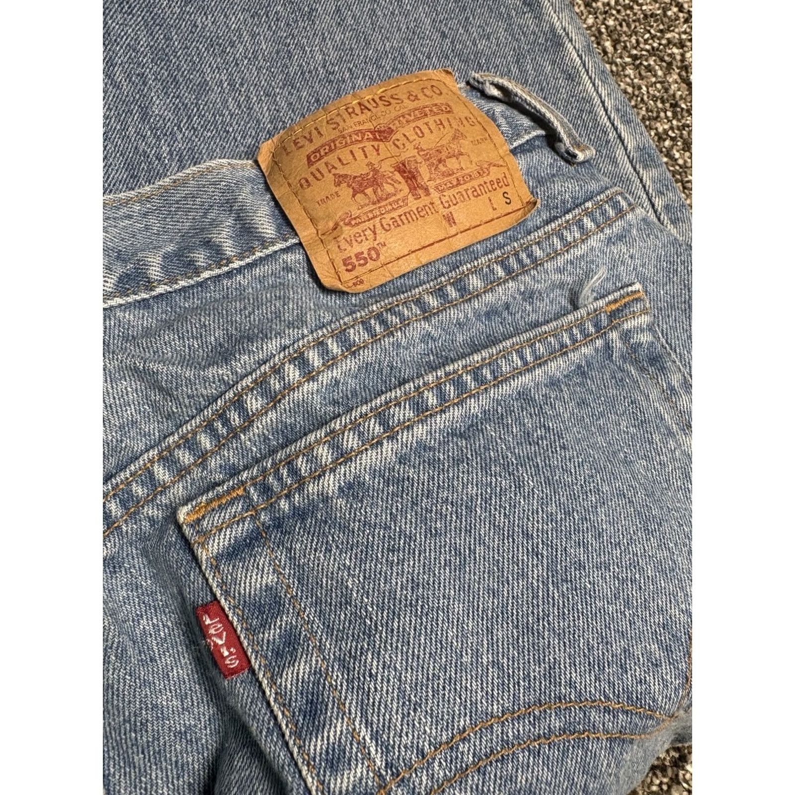 Levi's VINTAGE Levi’s 550 Jeans Mens USA 38x32 Relaxed Fit Taper Boot Slit Denim Blue 5-Pocket Design Mens US 550 Style 550s Size US 38 / EU 54 - 3 Thumbnail