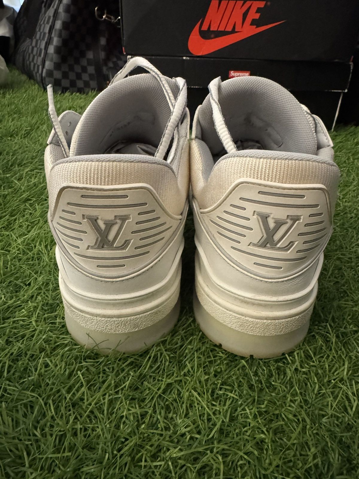 Louis Vuitton Louis Vuitton x Virgil Abloh White/Cream Sneakers Size US 9.5 / EU 42-43 - 4 Thumbnail