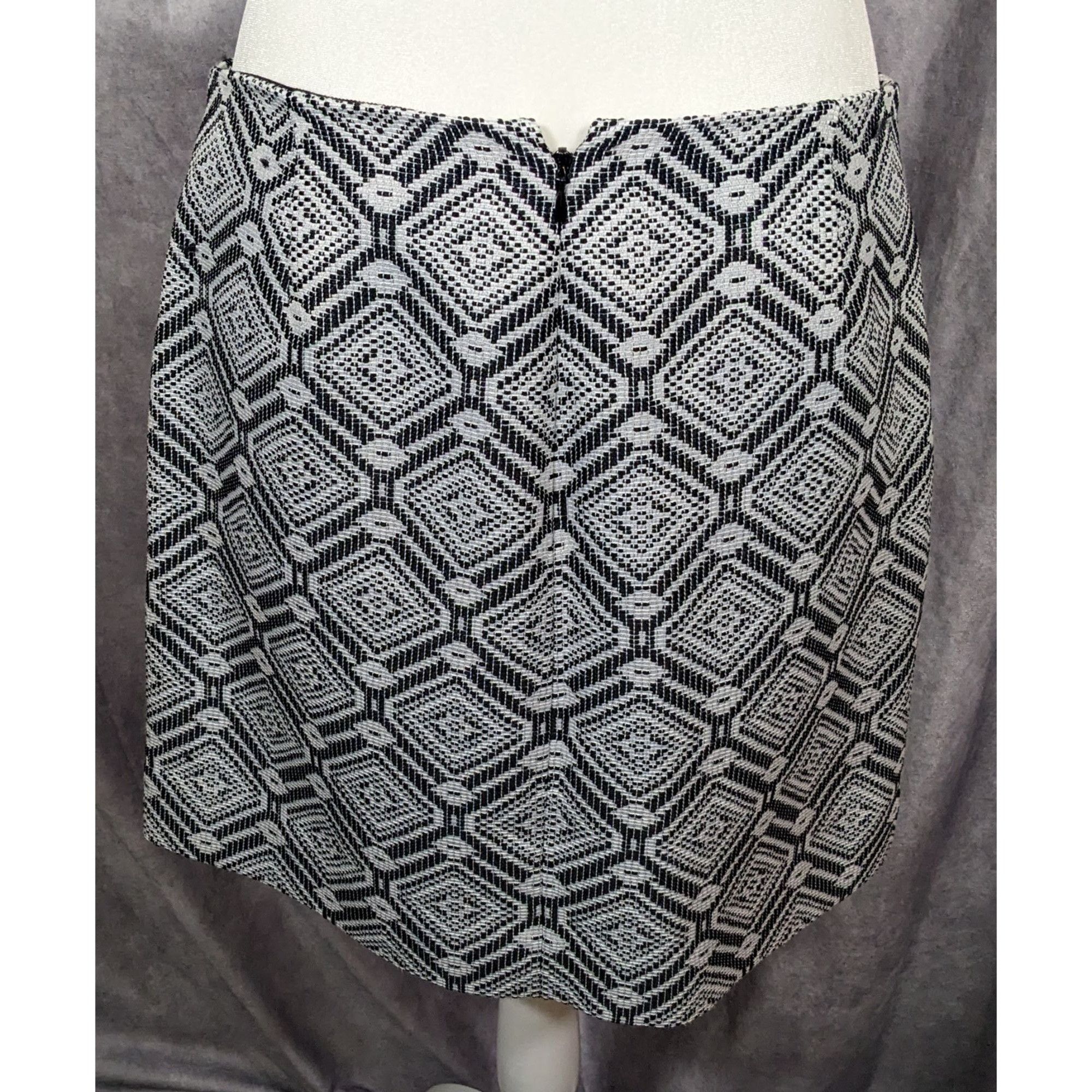 J.Crew J.Crew Black And White Diamon Jacquard Mini Skirt Size 30" / US 8 / IT 44 - 5 Thumbnail