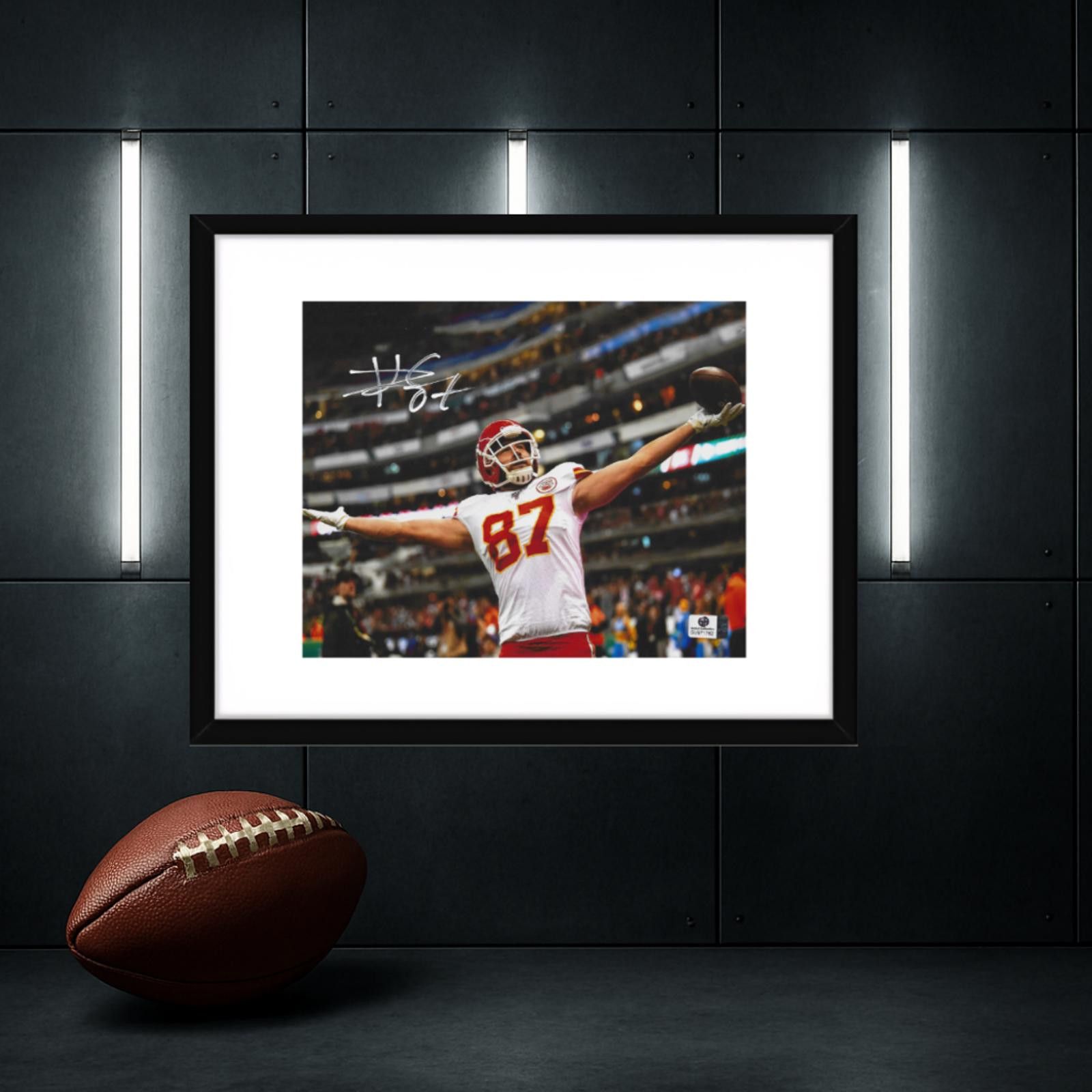 Other Travis Kelce Chiefs Autographed 8x10 Photo coa W/Frame Size ONE SIZE - 1 Thumbnail