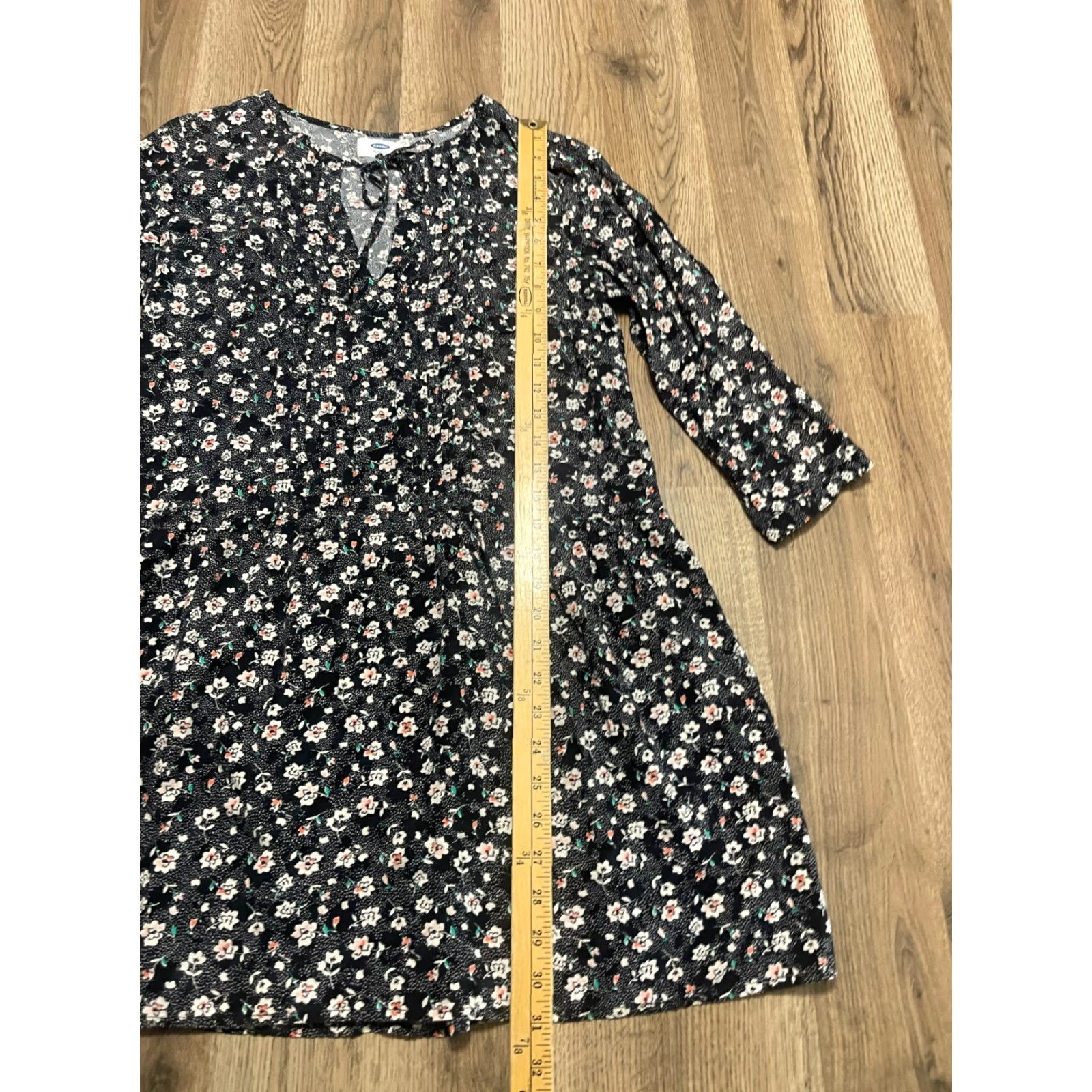 Old Navy Old Navy Dress Women's Small Black White Floral 3/4 Sleeve V-Neck Knee Length A-Line Shift Size S / US 4 / IT 40 - 7 Thumbnail