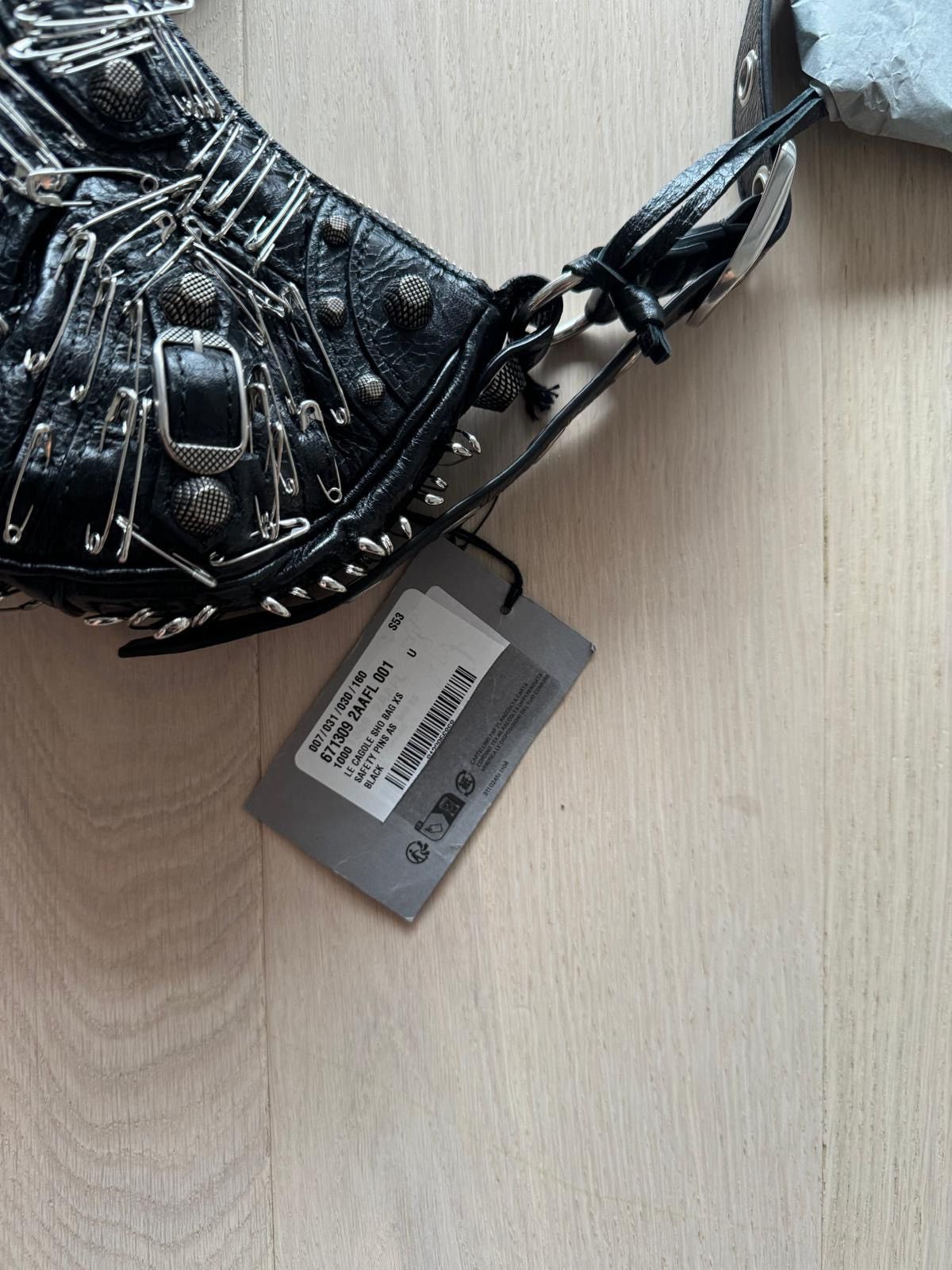 Balenciaga le cagole xs shoulder bag with safety pins in optic black Size ONE SIZE - 4 Thumbnail