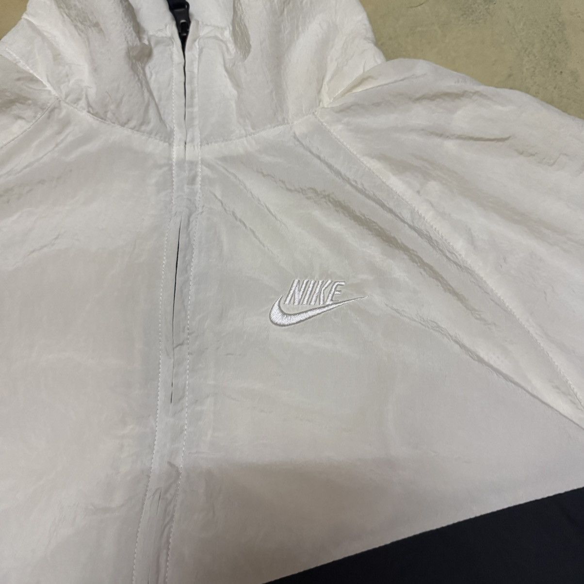 Nike Nike Big Swoosh Light Jacket Zipper Sweater Size US XS / EU 42 / 0 - 5 Thumbnail