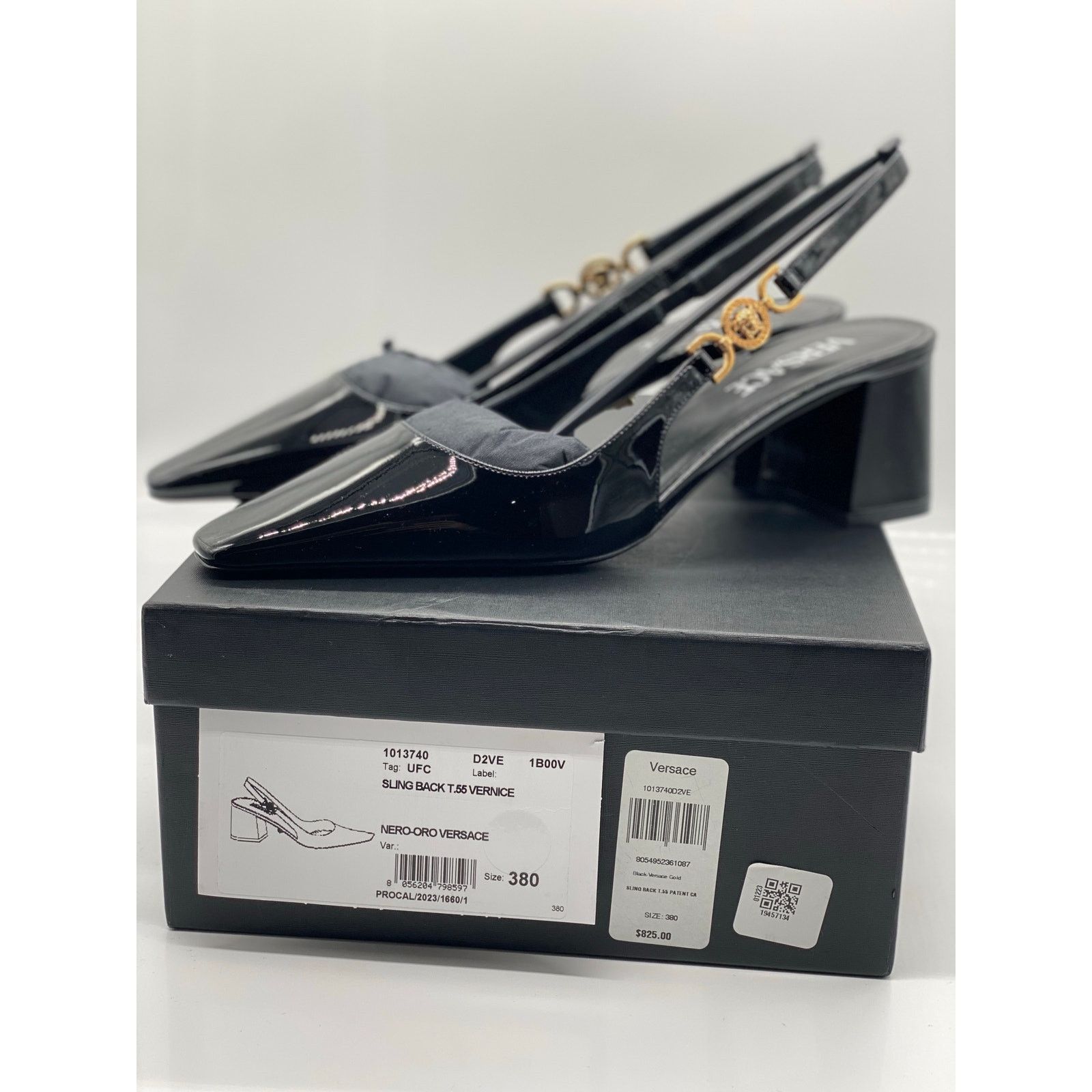 Versace Versace Medusa ’95 Low Block Slingback Pumps sz. 38 Size US 8 / IT 38 - 3 Thumbnail