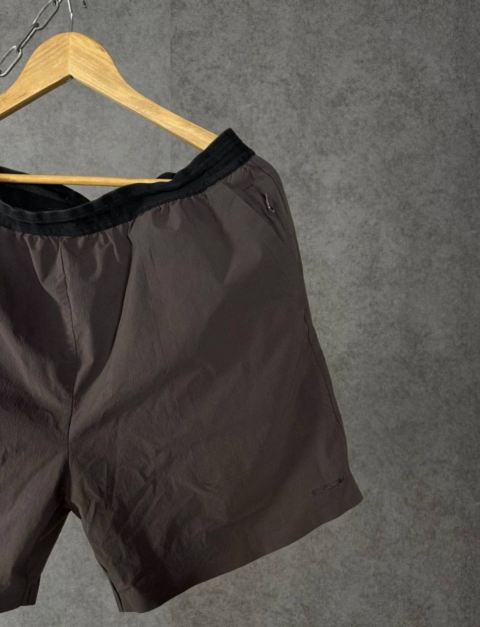 Represent Clo. Represent sportswear designer shorts Size US 34 / EU 50 - 2 Thumbnail