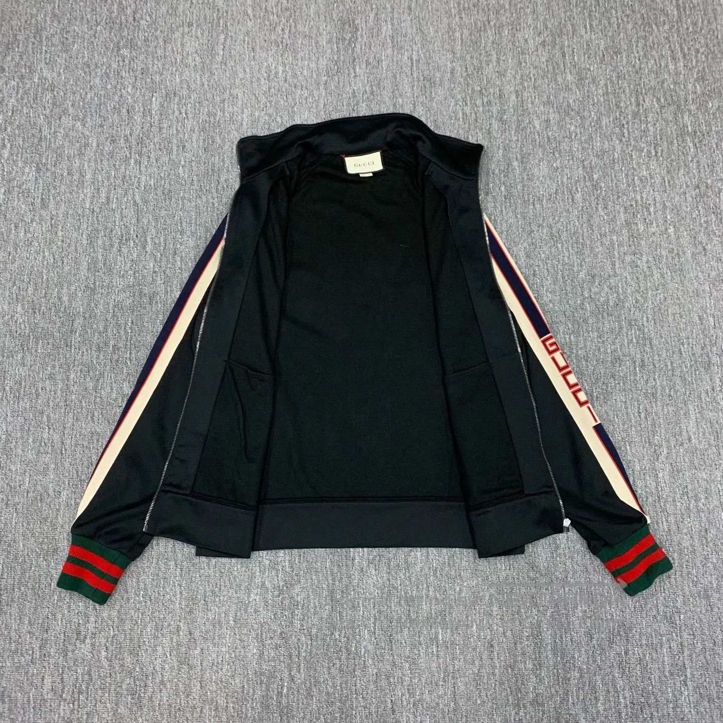 Gucci gucci black logo jacket with side stripes. Size US M / EU 48-50 / 2 - 8 Thumbnail