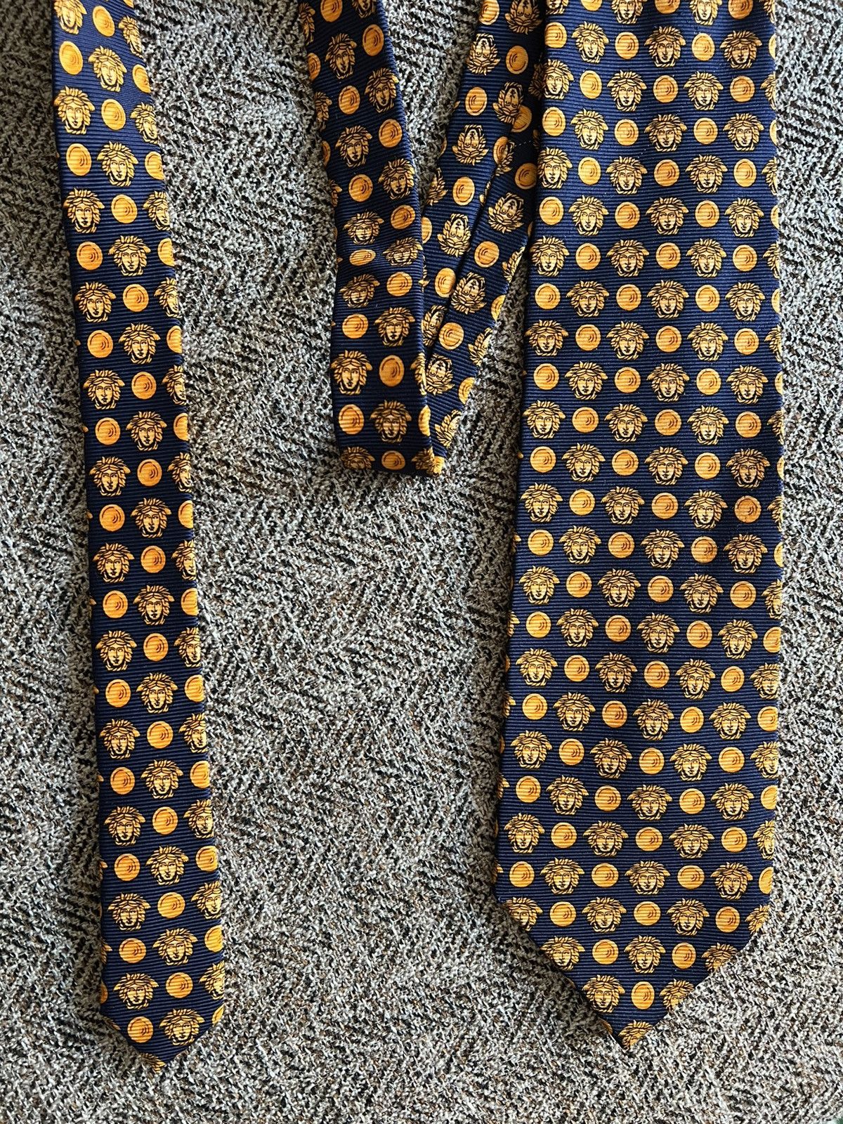 Versace × Vintage Vintage Gianni Versace Golden Medusa Monogram Silk Tie Size ONE SIZE - 4 Thumbnail