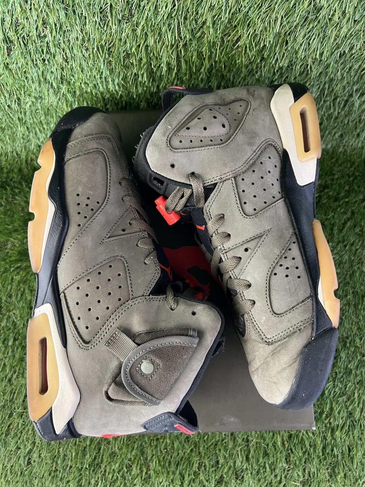 Jordan Brand × Nike × Travis Scott Jordan 6 Retro Travis Scott Olive Size US 7 / EU 40 - 3 Thumbnail