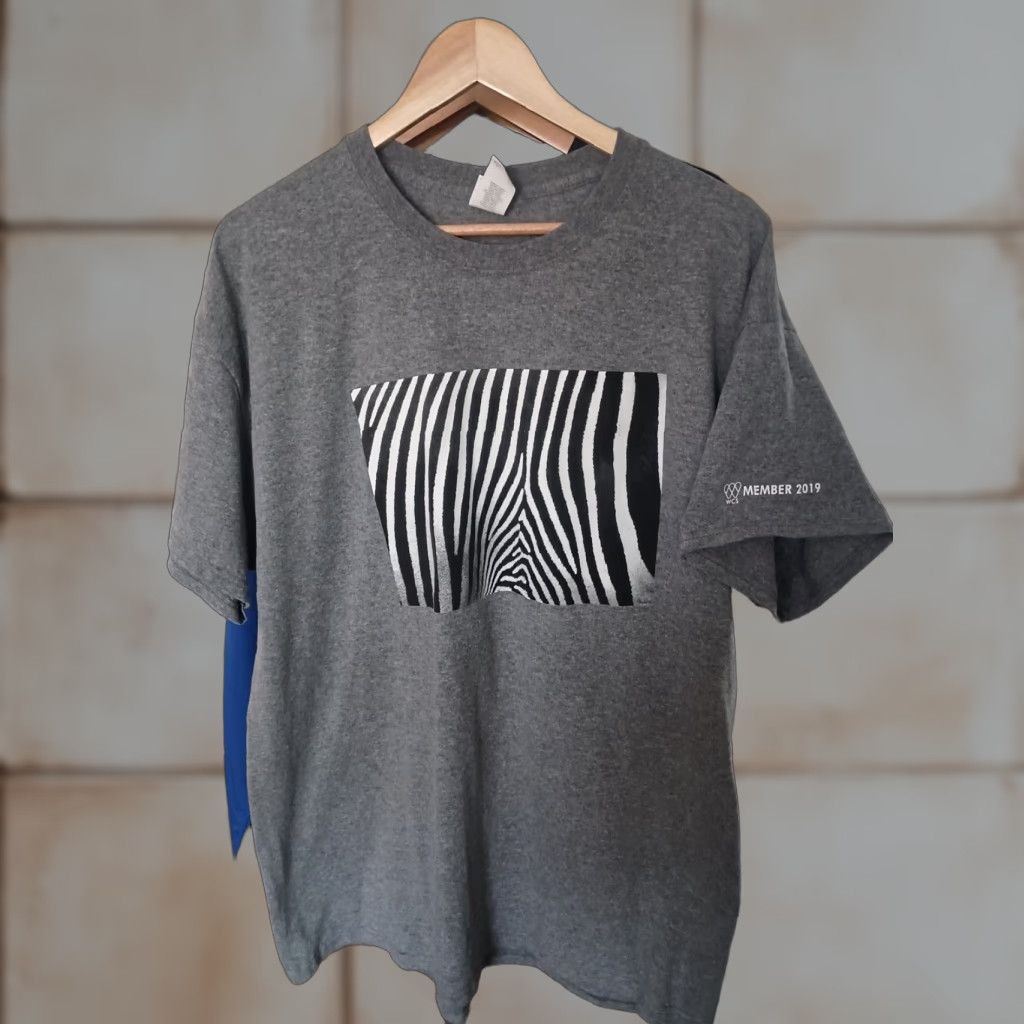Gildan WCS Conservation Society 2019 Zebra T-shirt Gray XL Men Gildan 50/50 Cotton Poly Nature Zebra Theme Shirt Size US XL / EU 56 / 4 - 1 Thumbnail