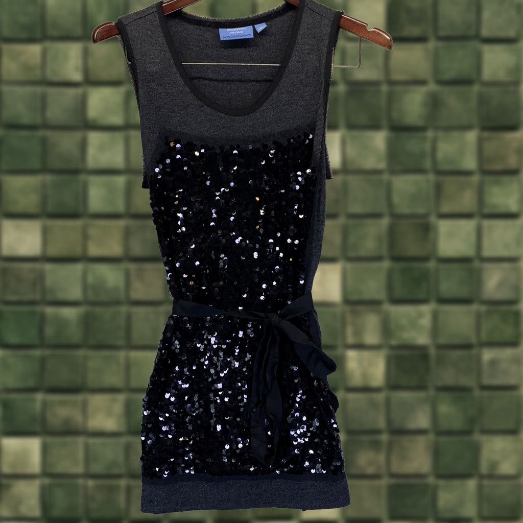 Vintage VINTAGE Simply Vera-Vera Wang Black Sequined Belted Tank Top Party/Holiday-3652 Size M / US 6-8 / IT 42-44 - 1 Thumbnail