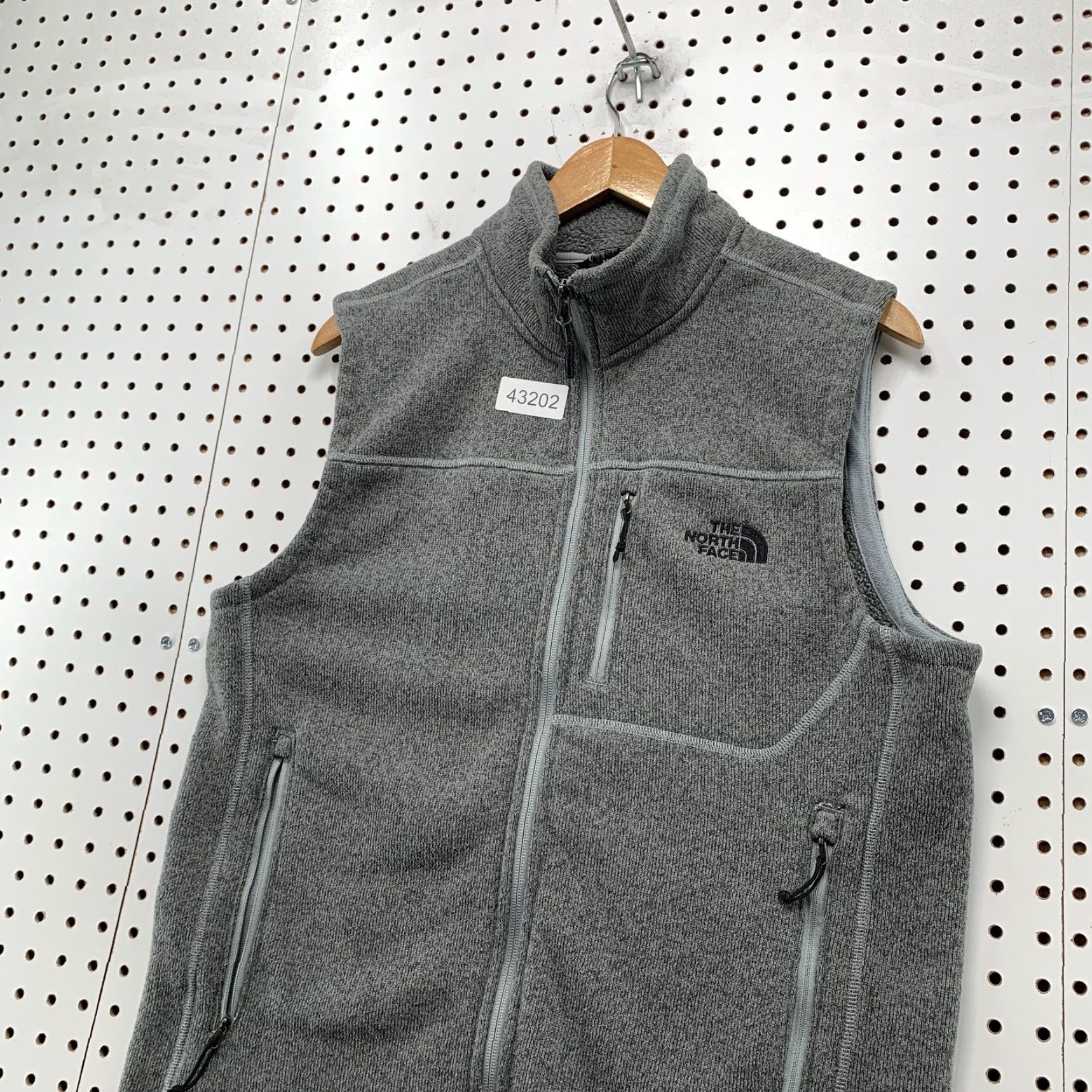The North Face The North Face Sweater Vest Gray Mens M Sleeveless Zip Pocket Bomber Jacket Style Regular Full Zip Winter Spring Fall Size US M / EU 48-50 / 2 - 2 Thumbnail