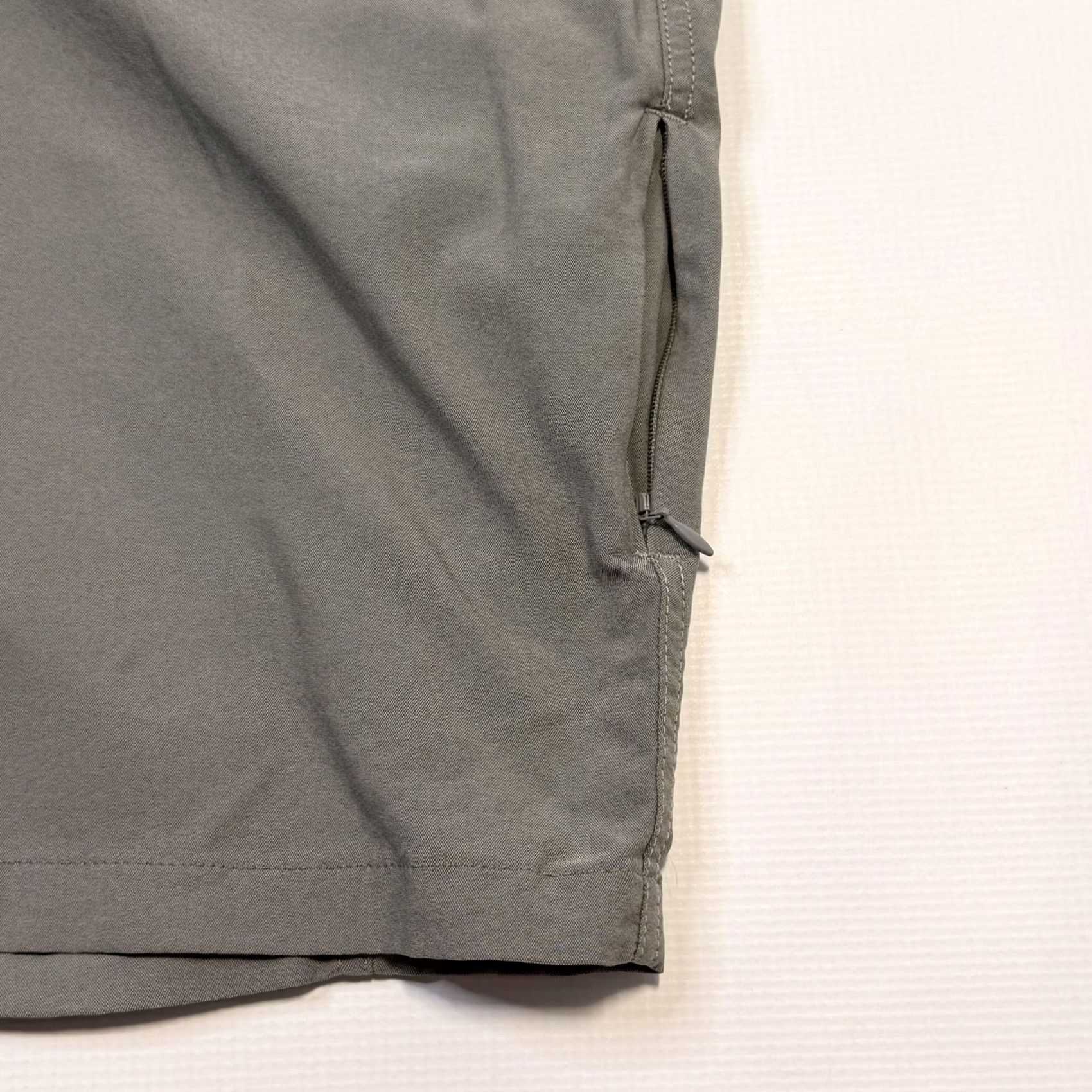 Vintage Kuhl Shorts Womens 14 Gray Zip Pocket Hiking Microfiber Lightweight 6355 Size 36" / US 14 / IT 50 - 4 Thumbnail