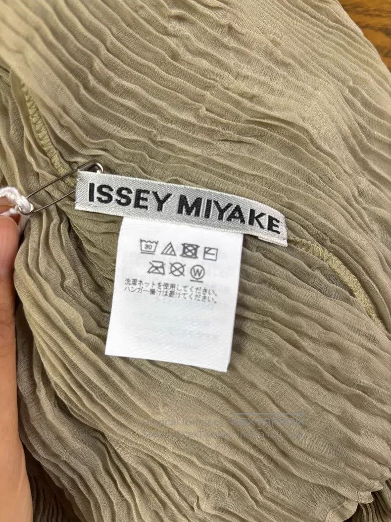 Issey Miyake Issey Miyake Turtleneck Pleated Sheer Long Sleeve Size M / US 6-8 / IT 42-44 - 3 Thumbnail