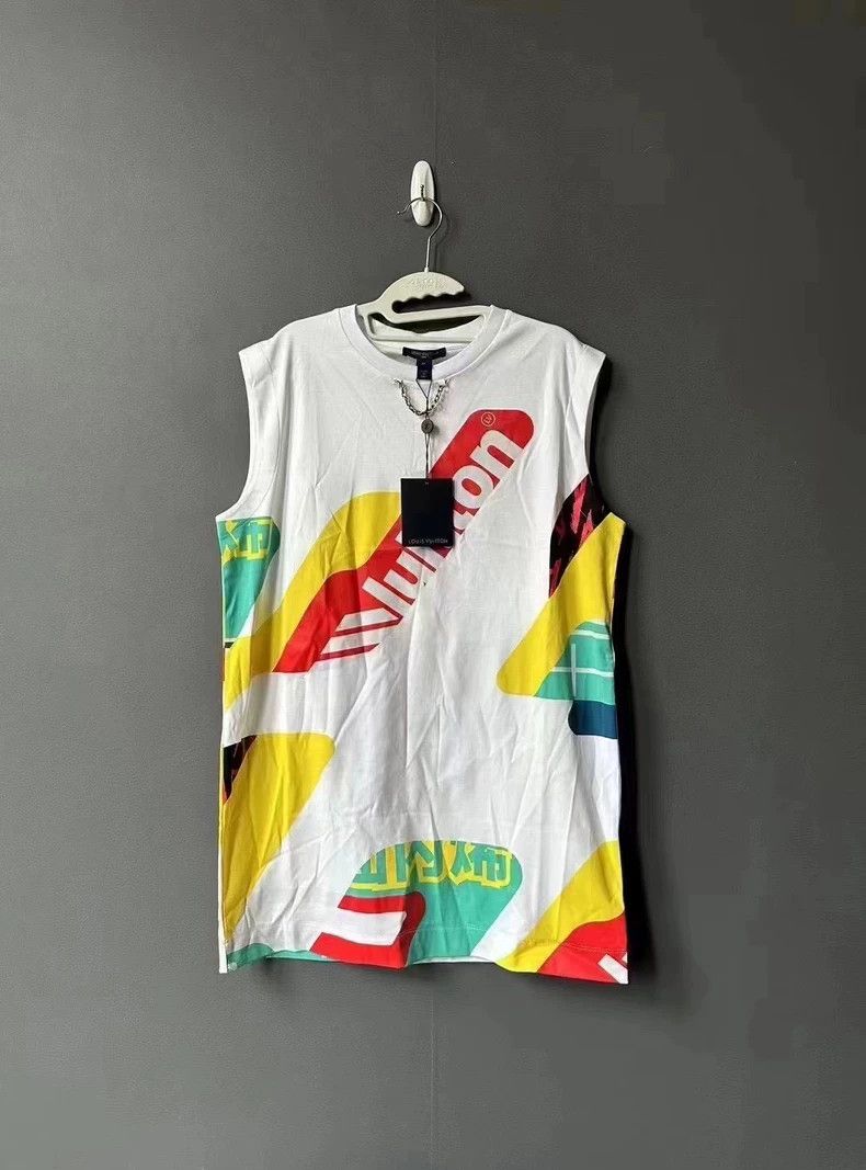 Louis Vuitton Louis Vuitton size m 24 New Chain Sleeveless Vest 2501-Next Size 38R - 1 Thumbnail