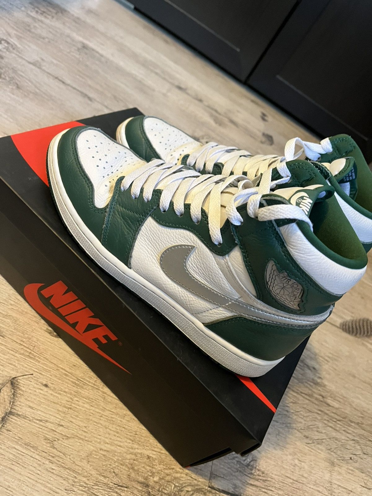 Jordan Brand Air jordan 1 retro high OG Size US 9.5 / EU 42-43 - 1 Thumbnail